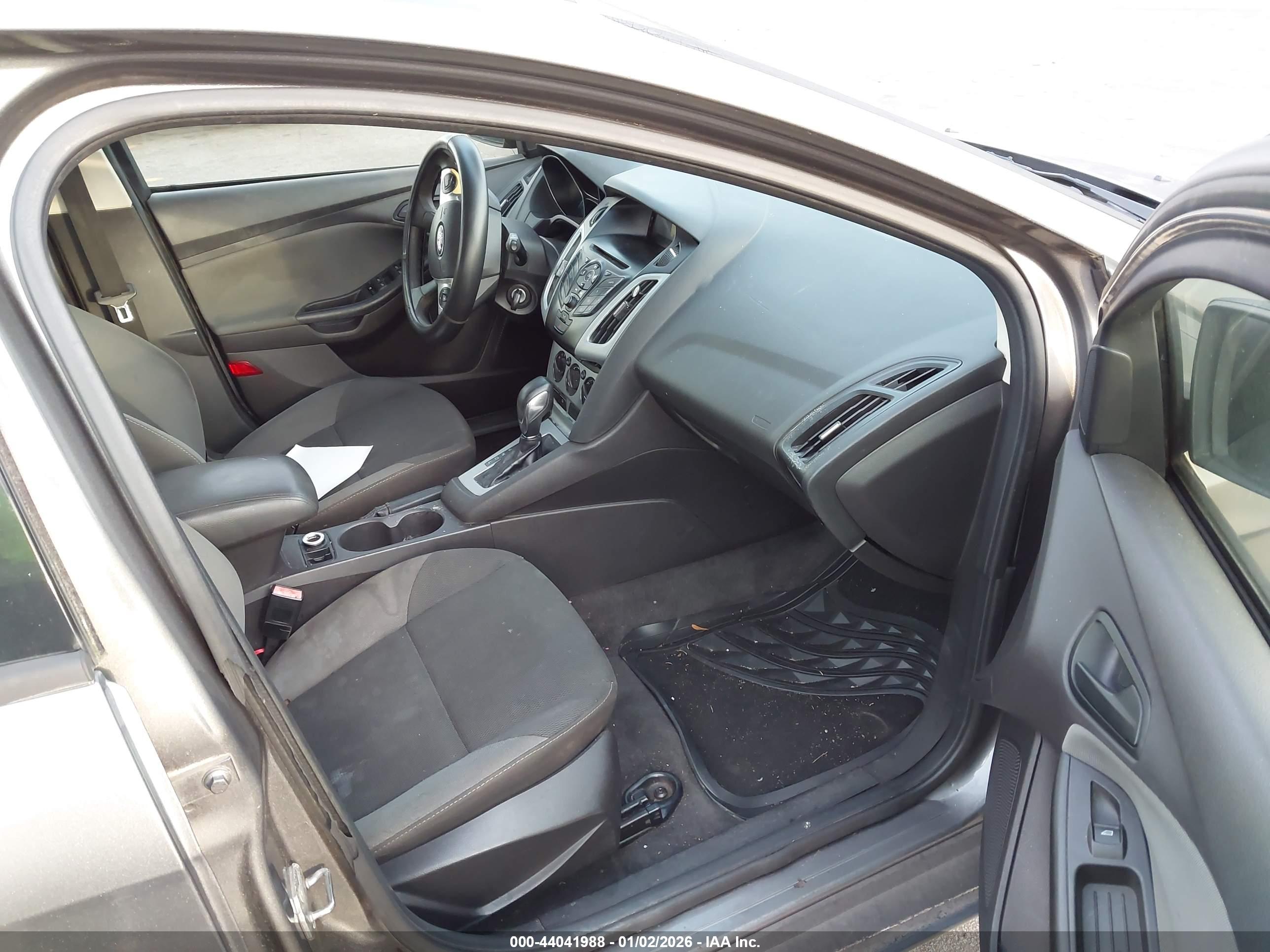 FORD FOCUS image 5