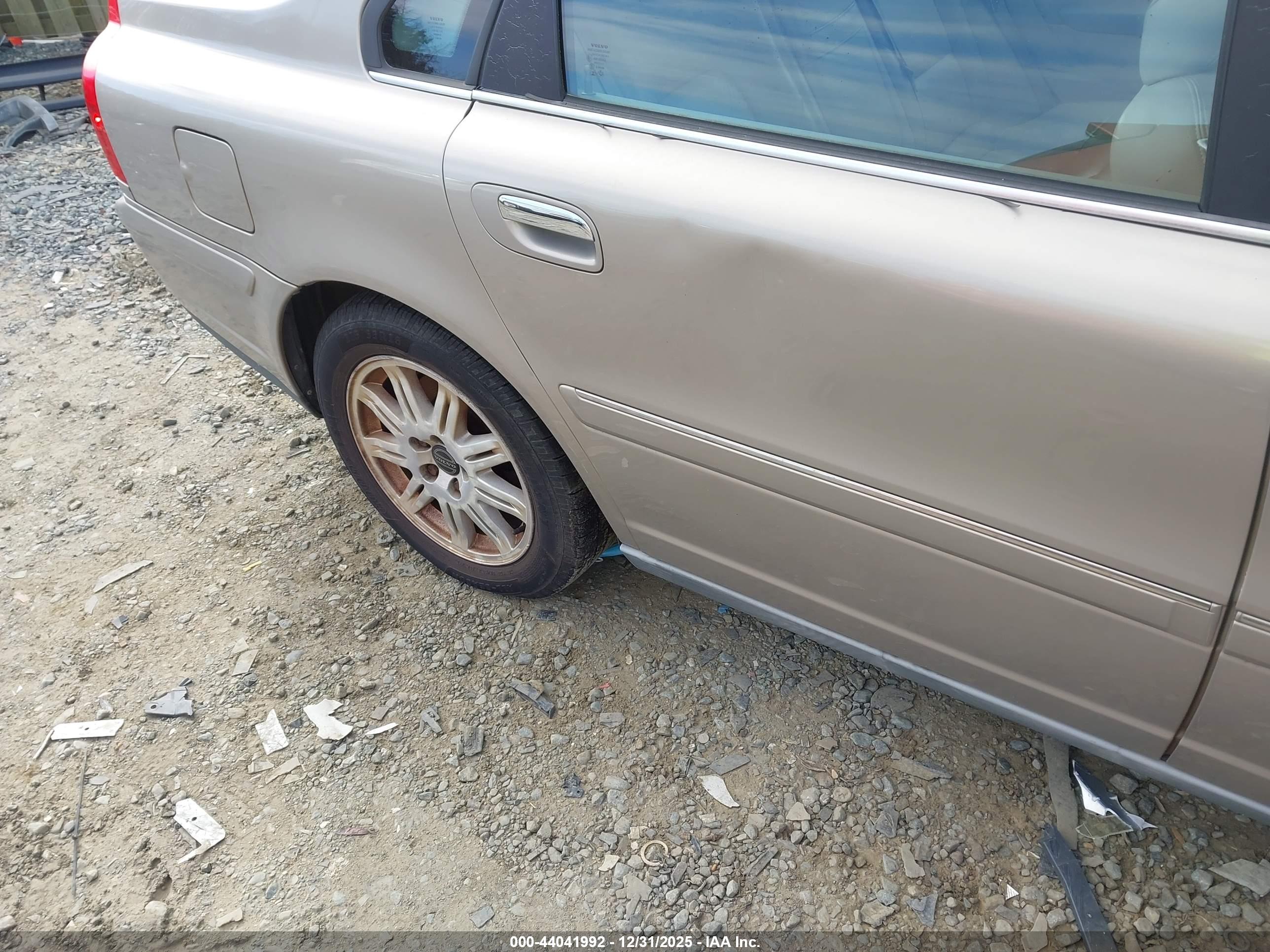 VOLVO S80 image 6