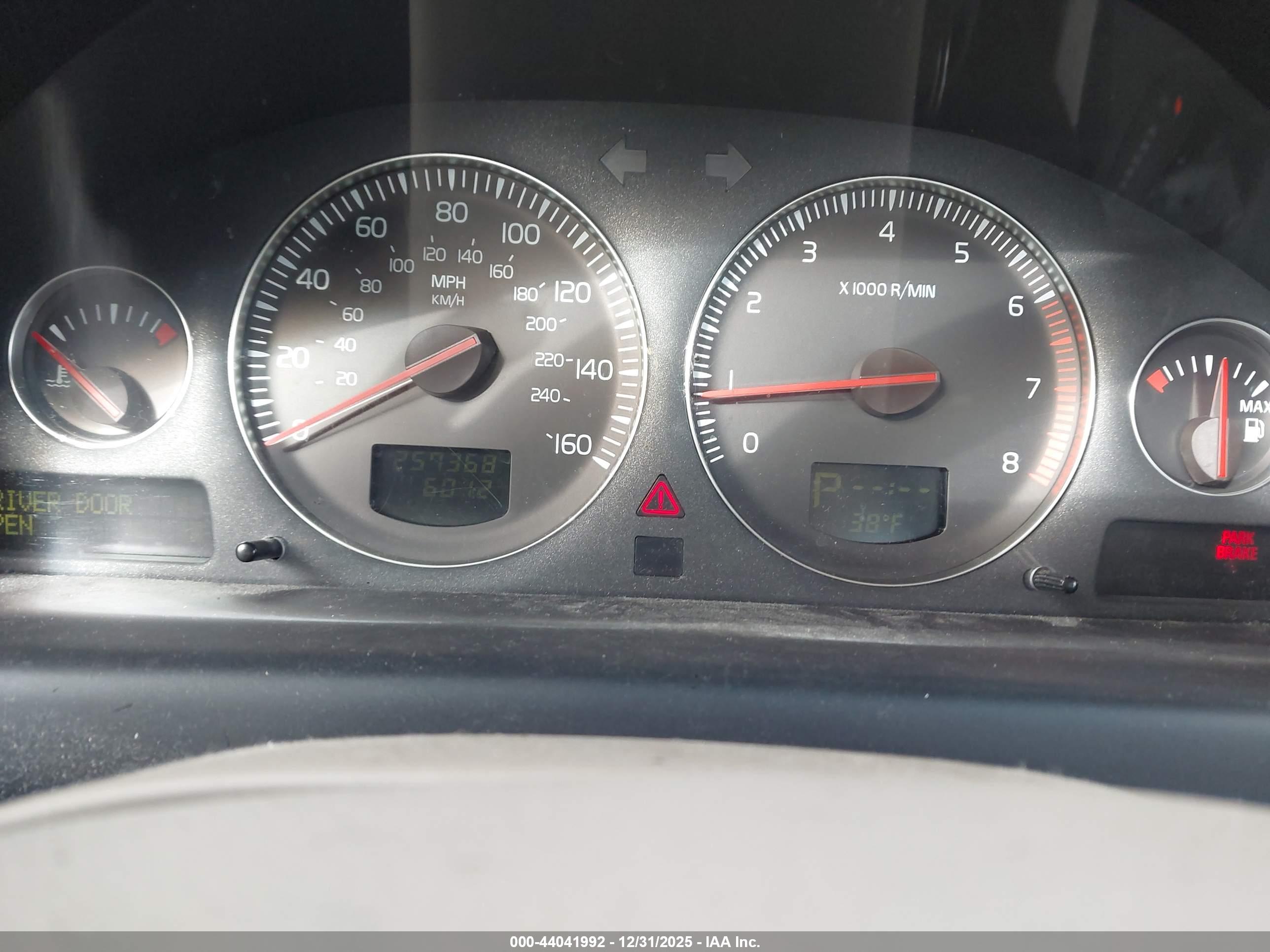 VOLVO S80 image 7