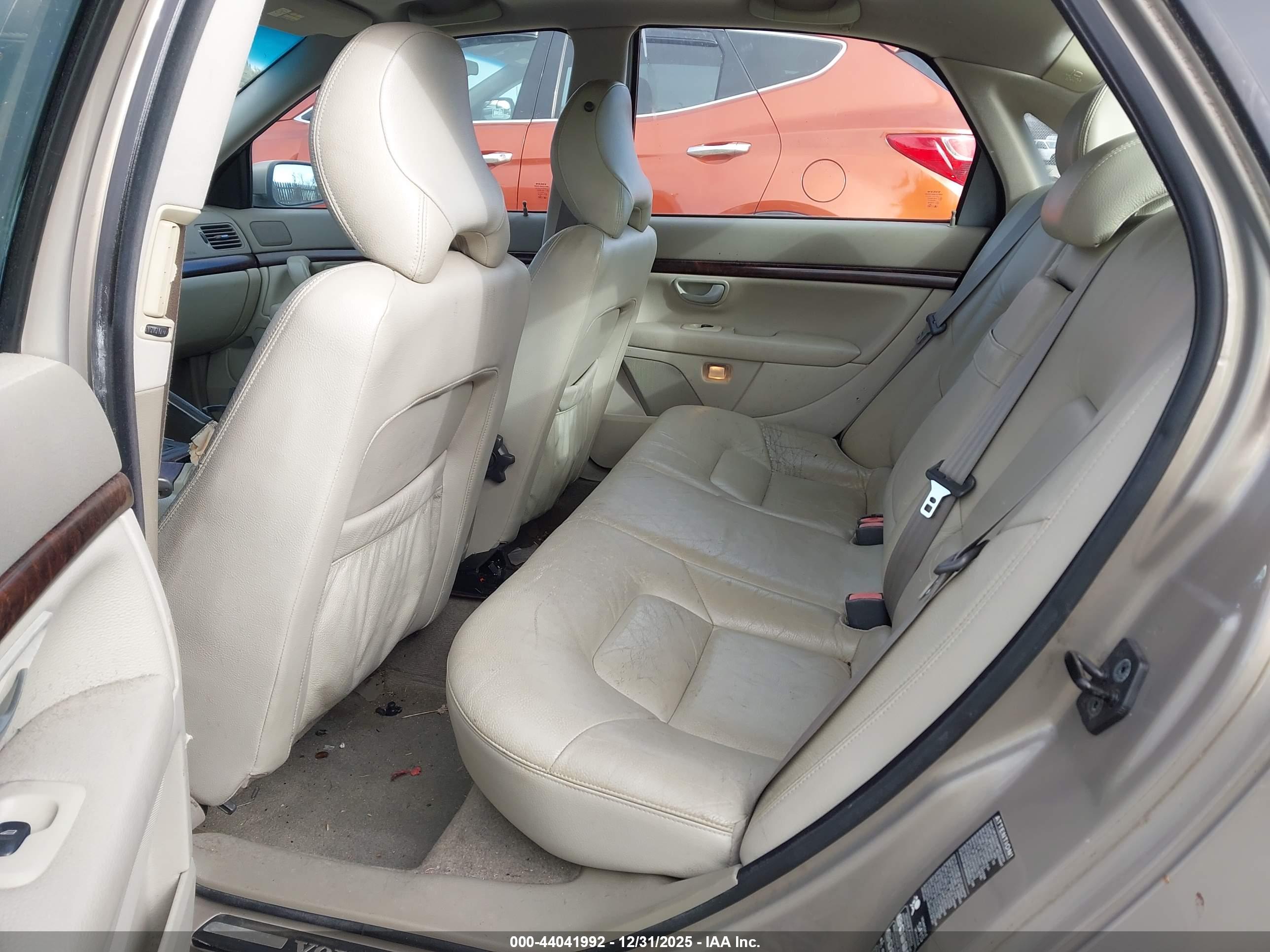 VOLVO S80 image 8