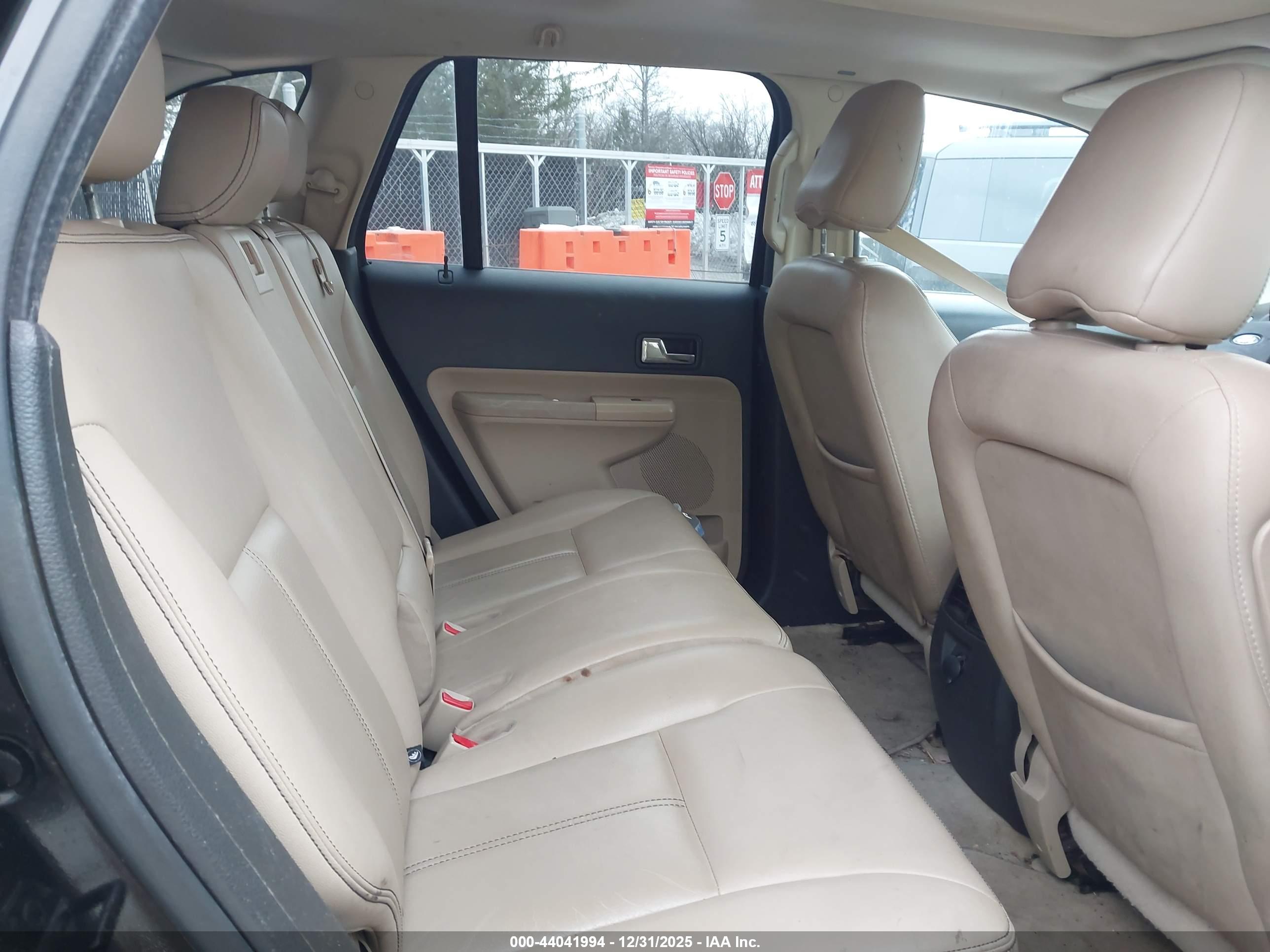FORD EDGE image 8