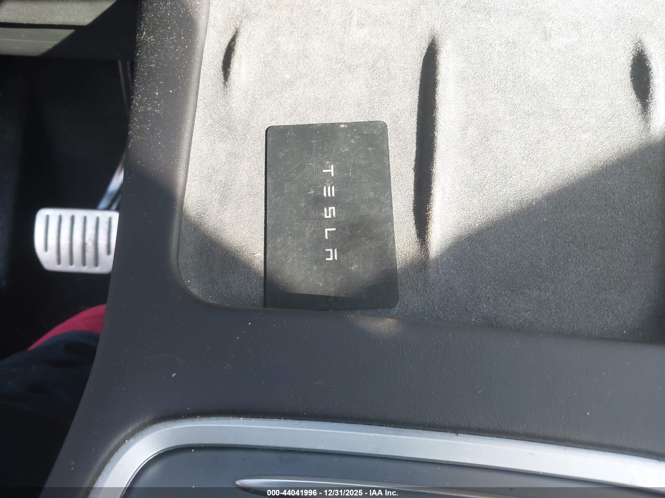 TESLA MODEL image 11
