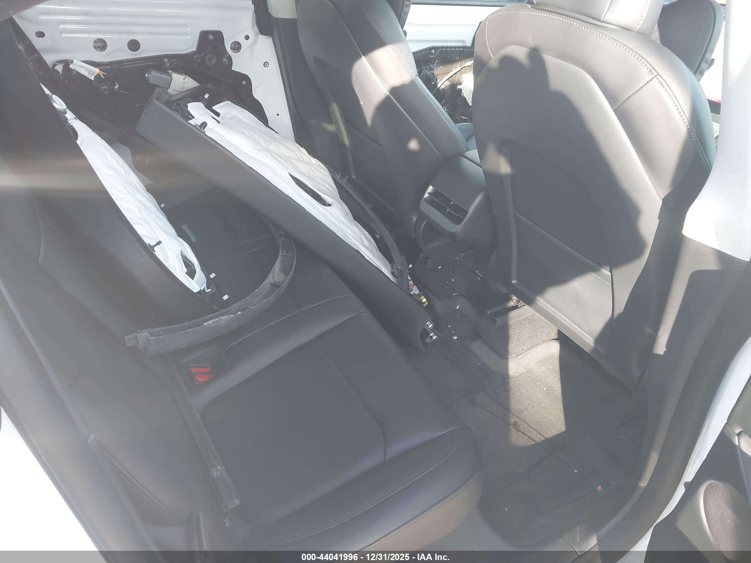TESLA MODEL image 8