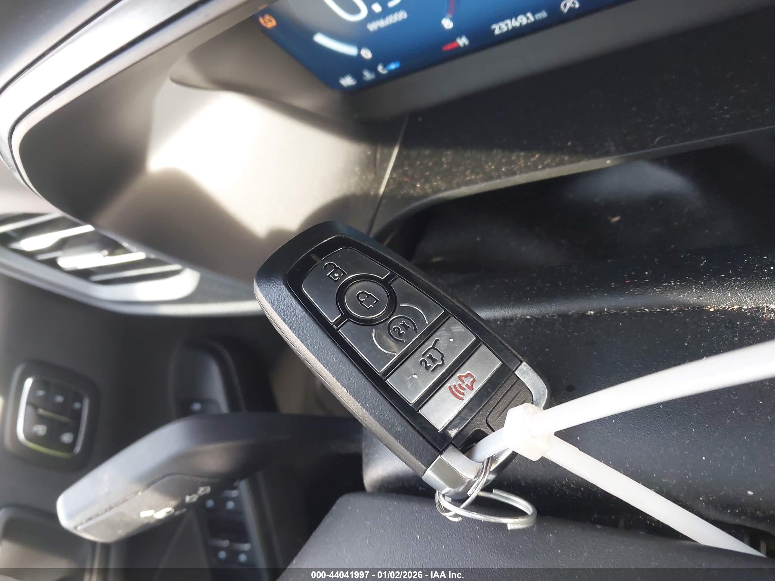 FORD ESCAPE image 11