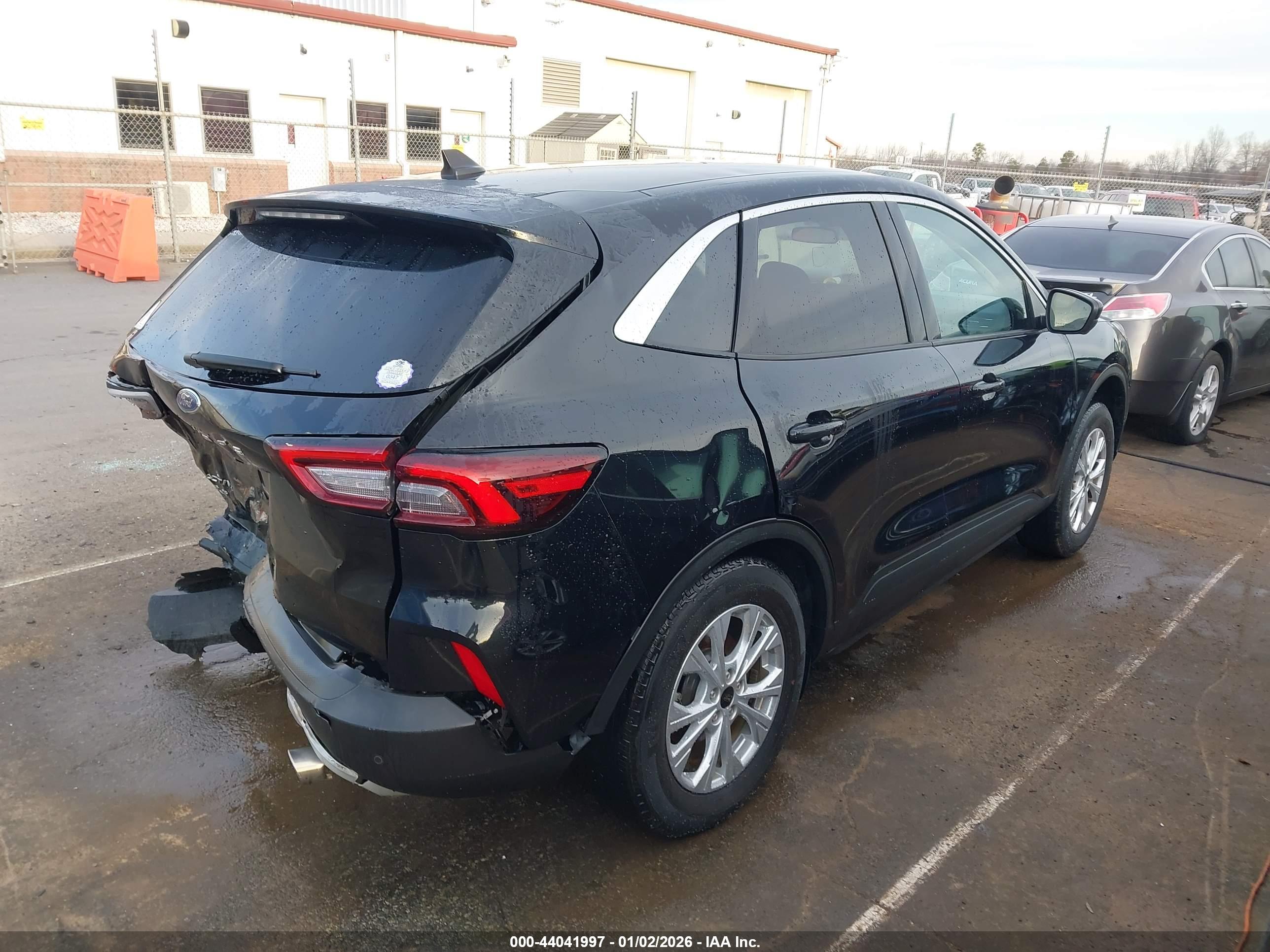 FORD ESCAPE image 4
