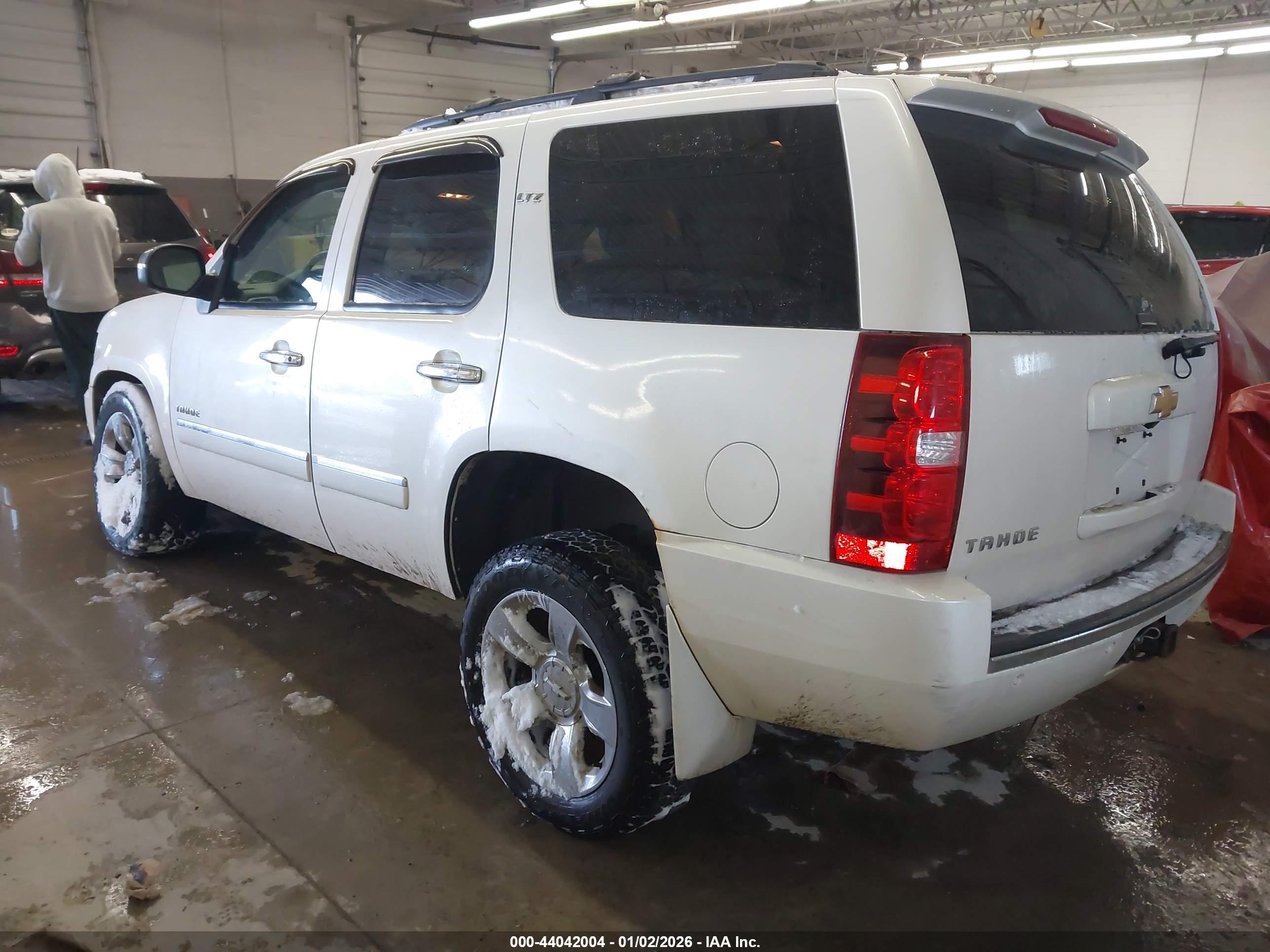 CHEVROLET TAHOE image 3
