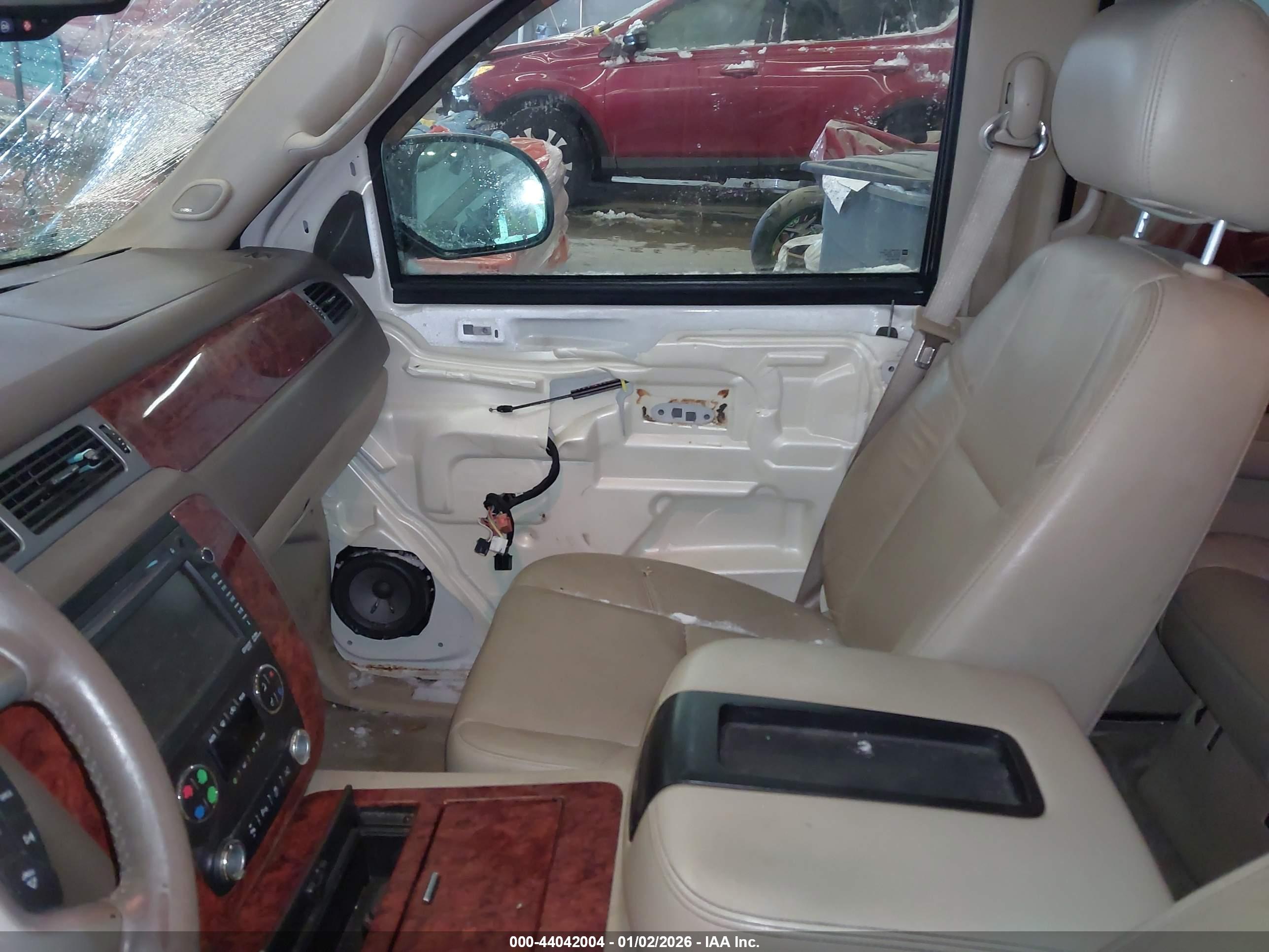 CHEVROLET TAHOE image 5