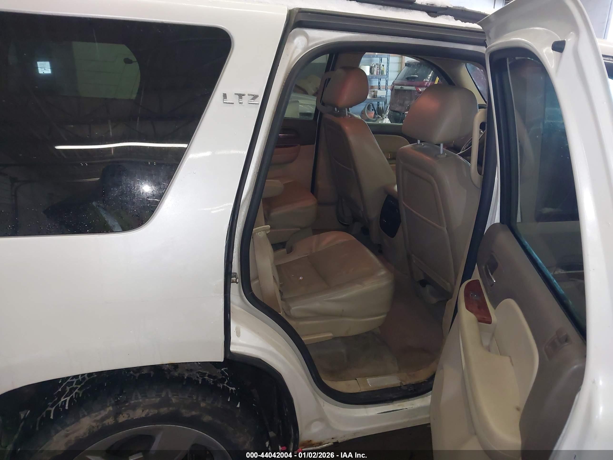 CHEVROLET TAHOE image 8
