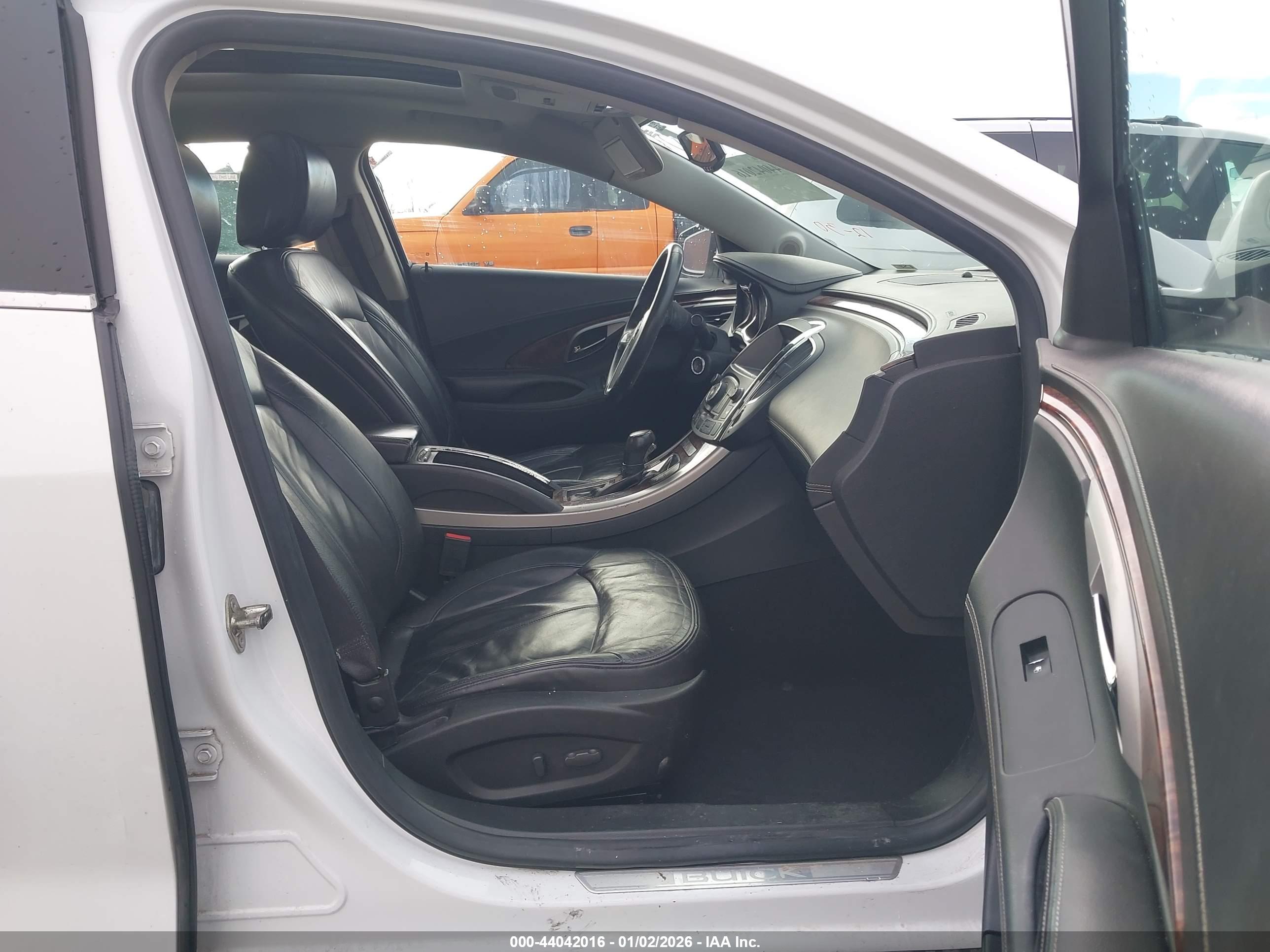 BUICK LACROSSE image 5