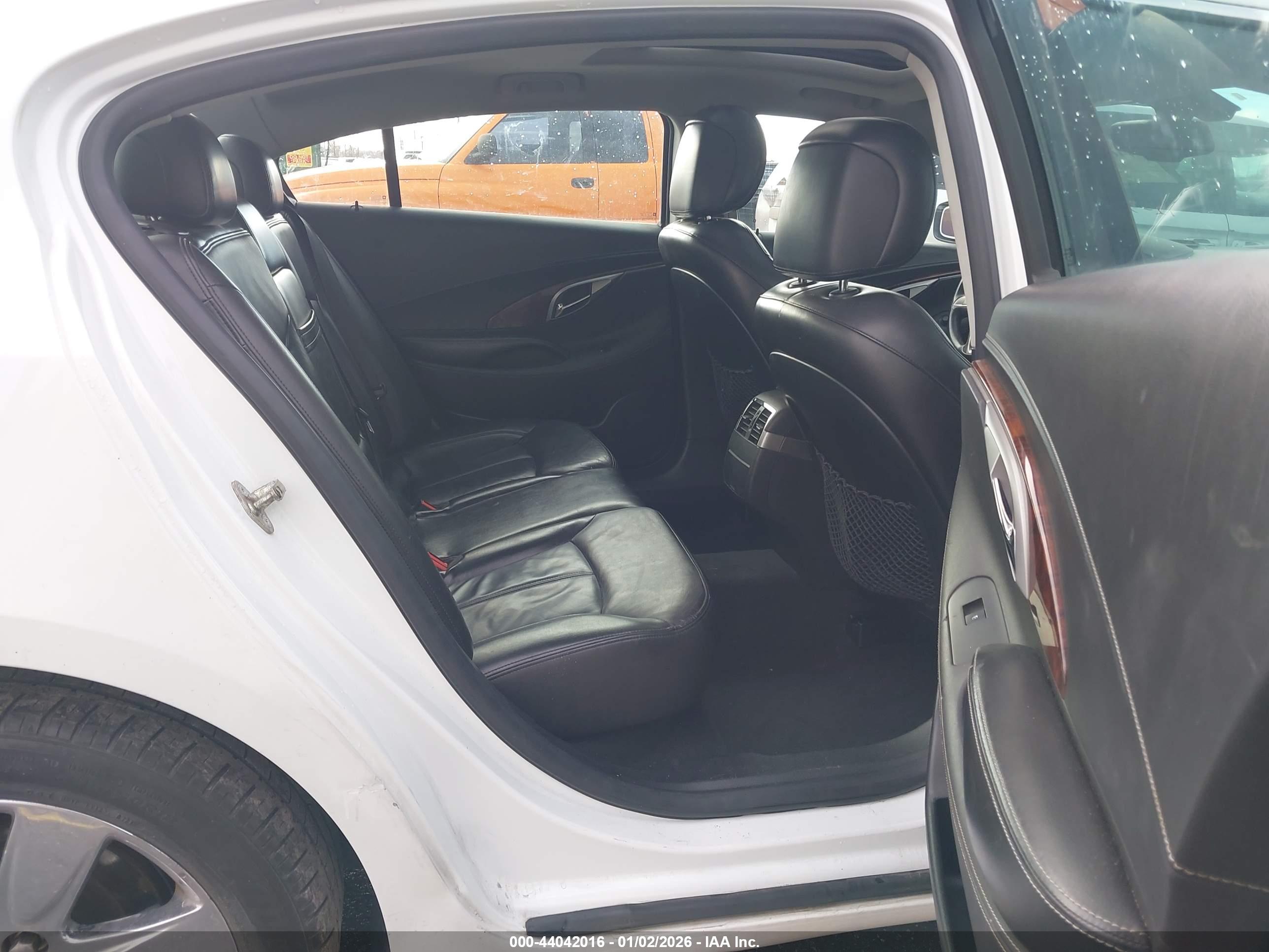 BUICK LACROSSE image 8