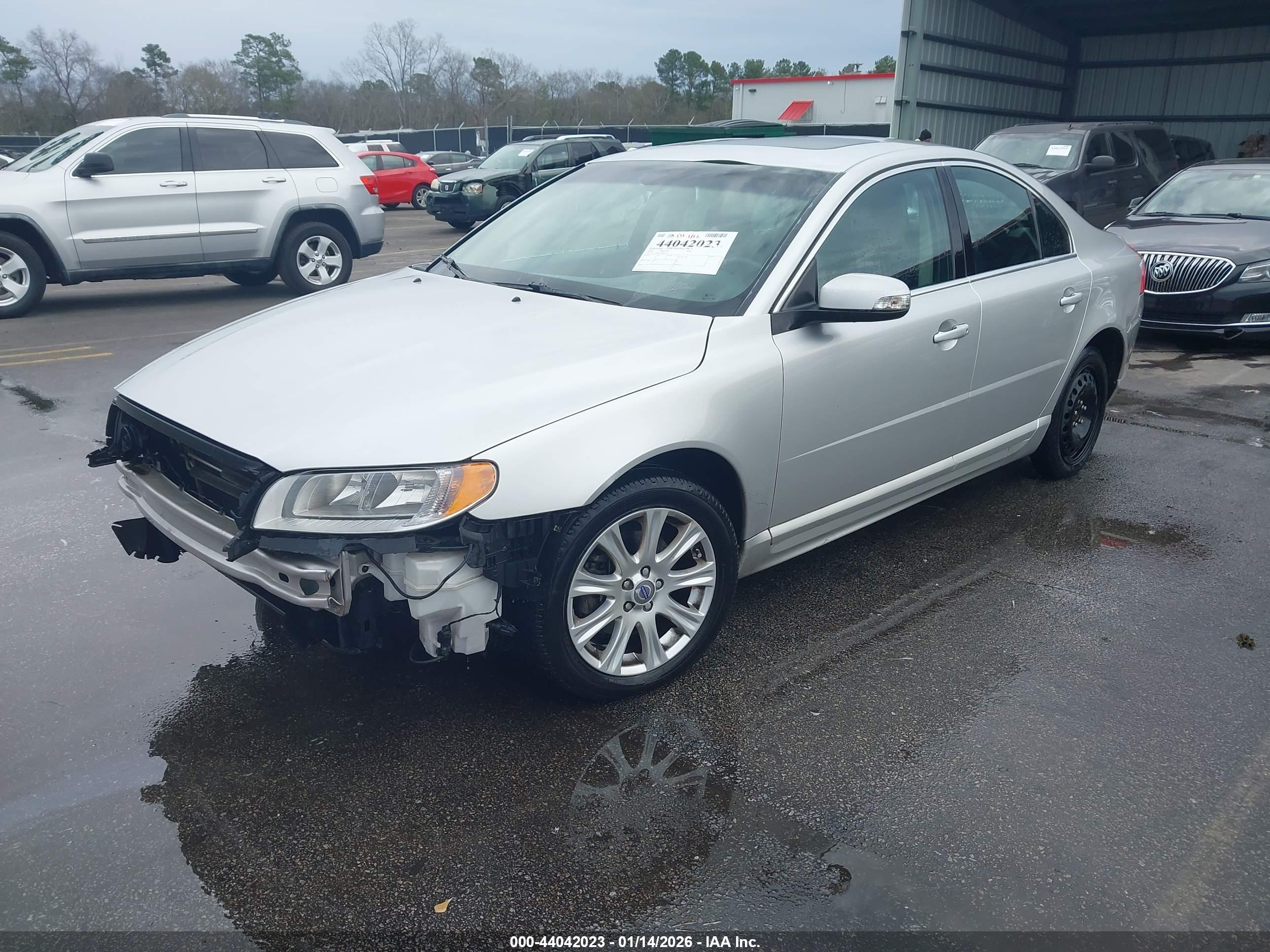 VOLVO S80 image 2