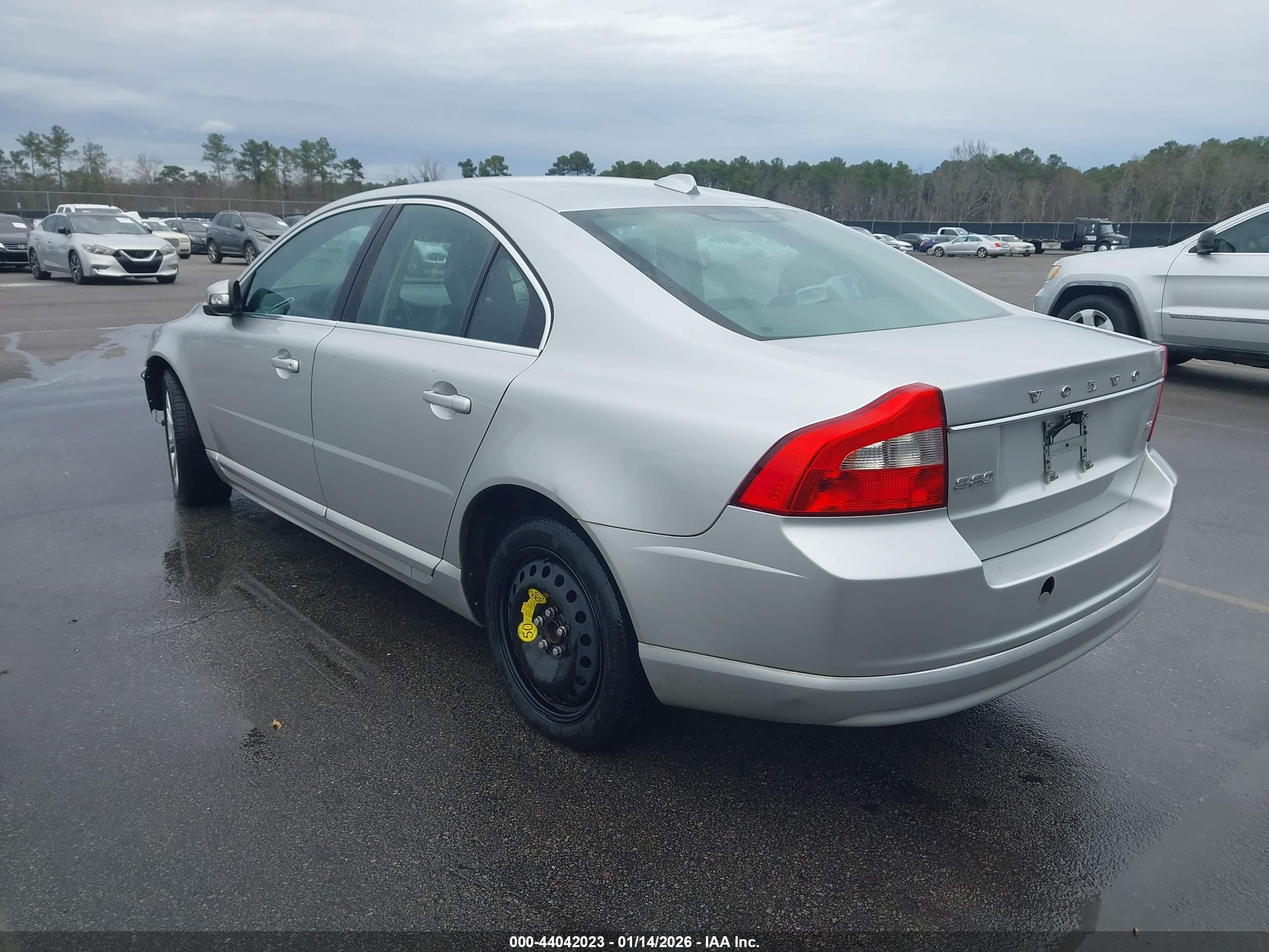 VOLVO S80 image 3