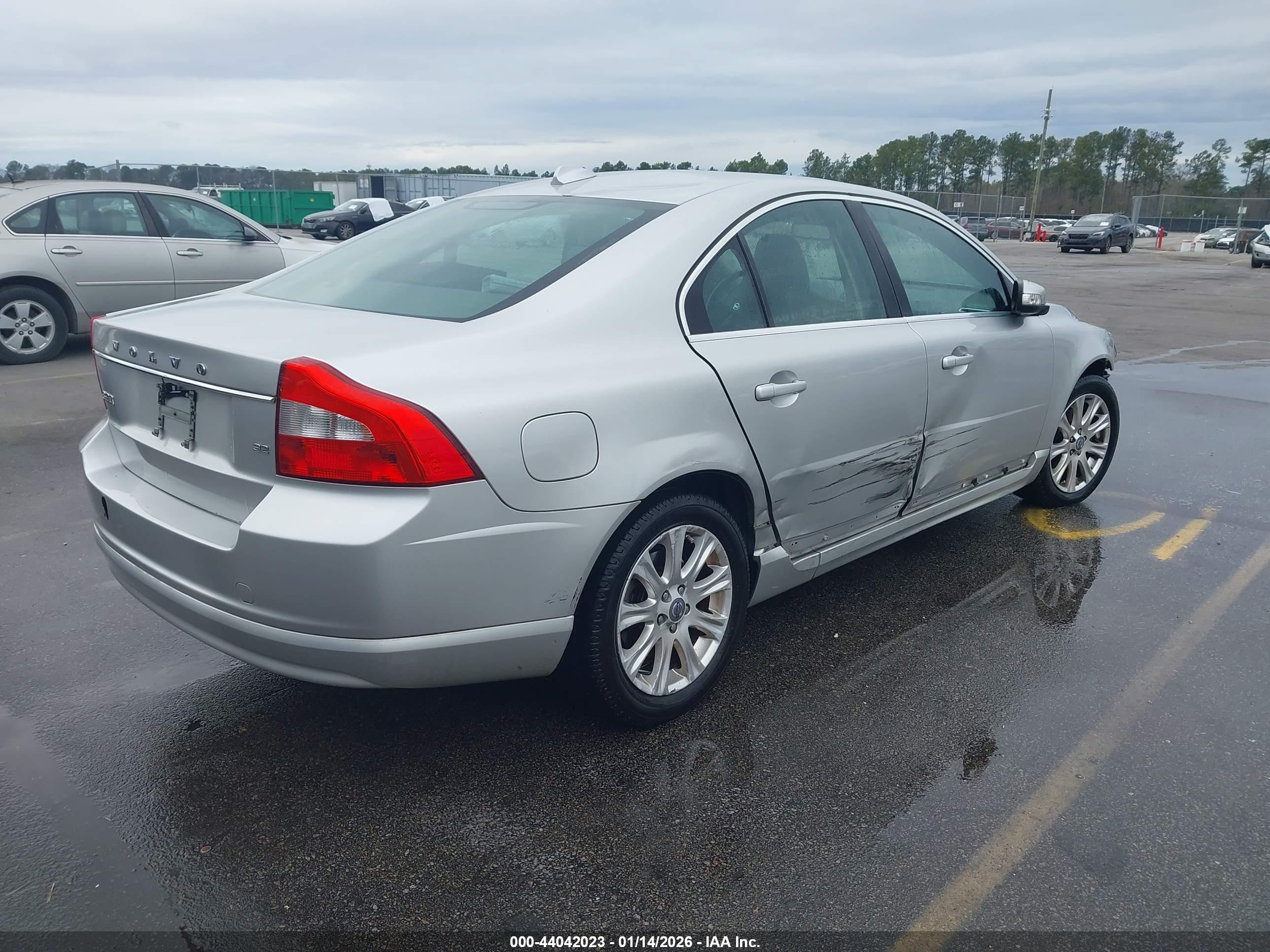 VOLVO S80 image 4