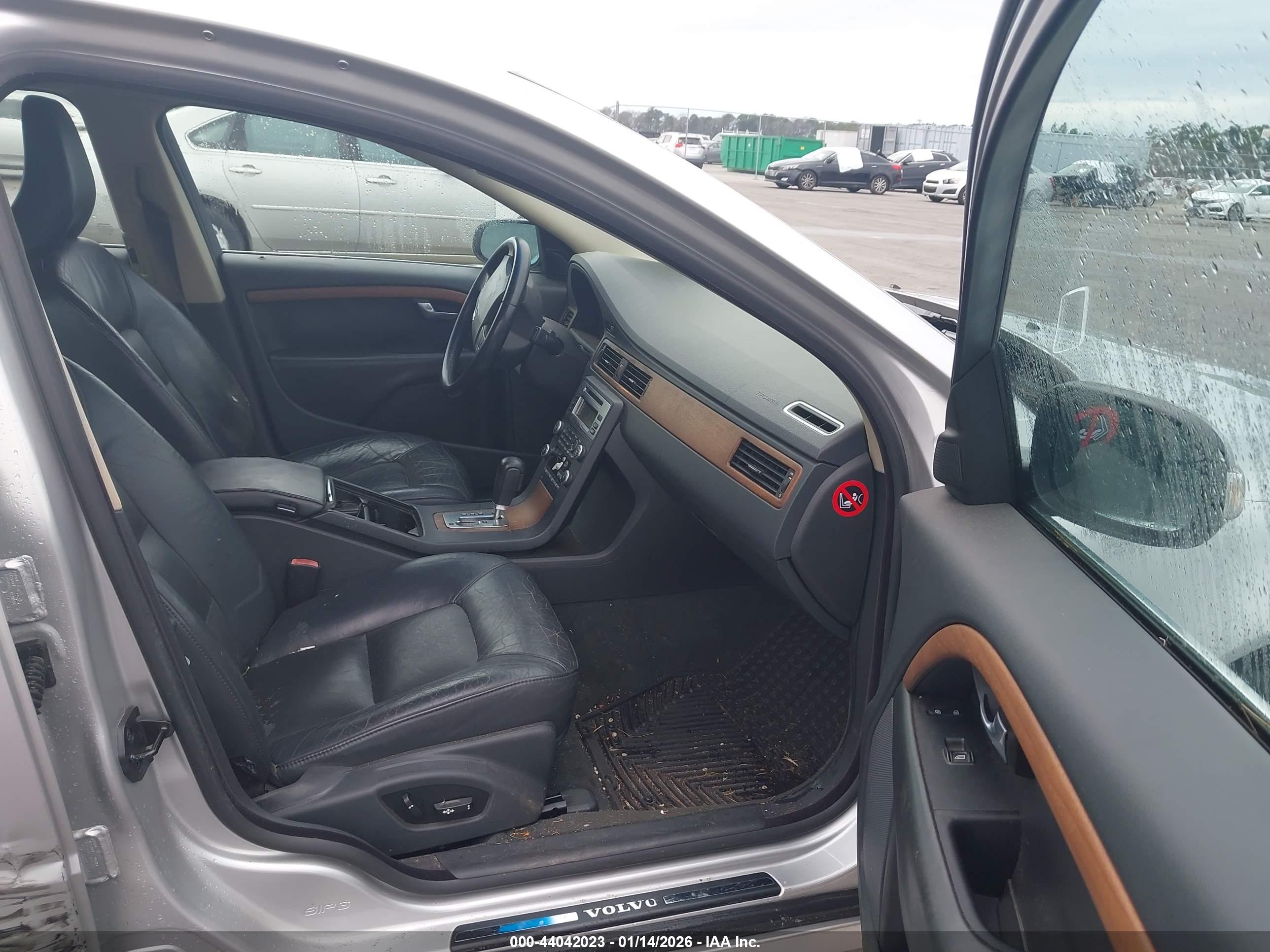 VOLVO S80 image 5