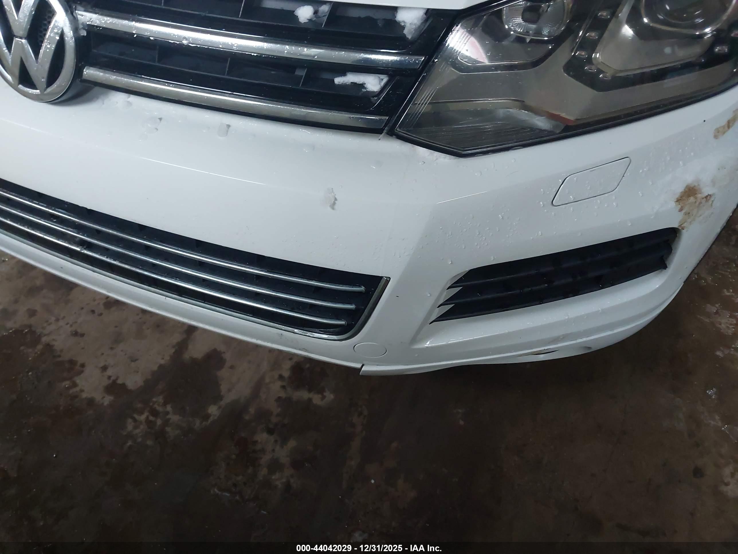 VOLKSWAGEN TOUAREG image 6