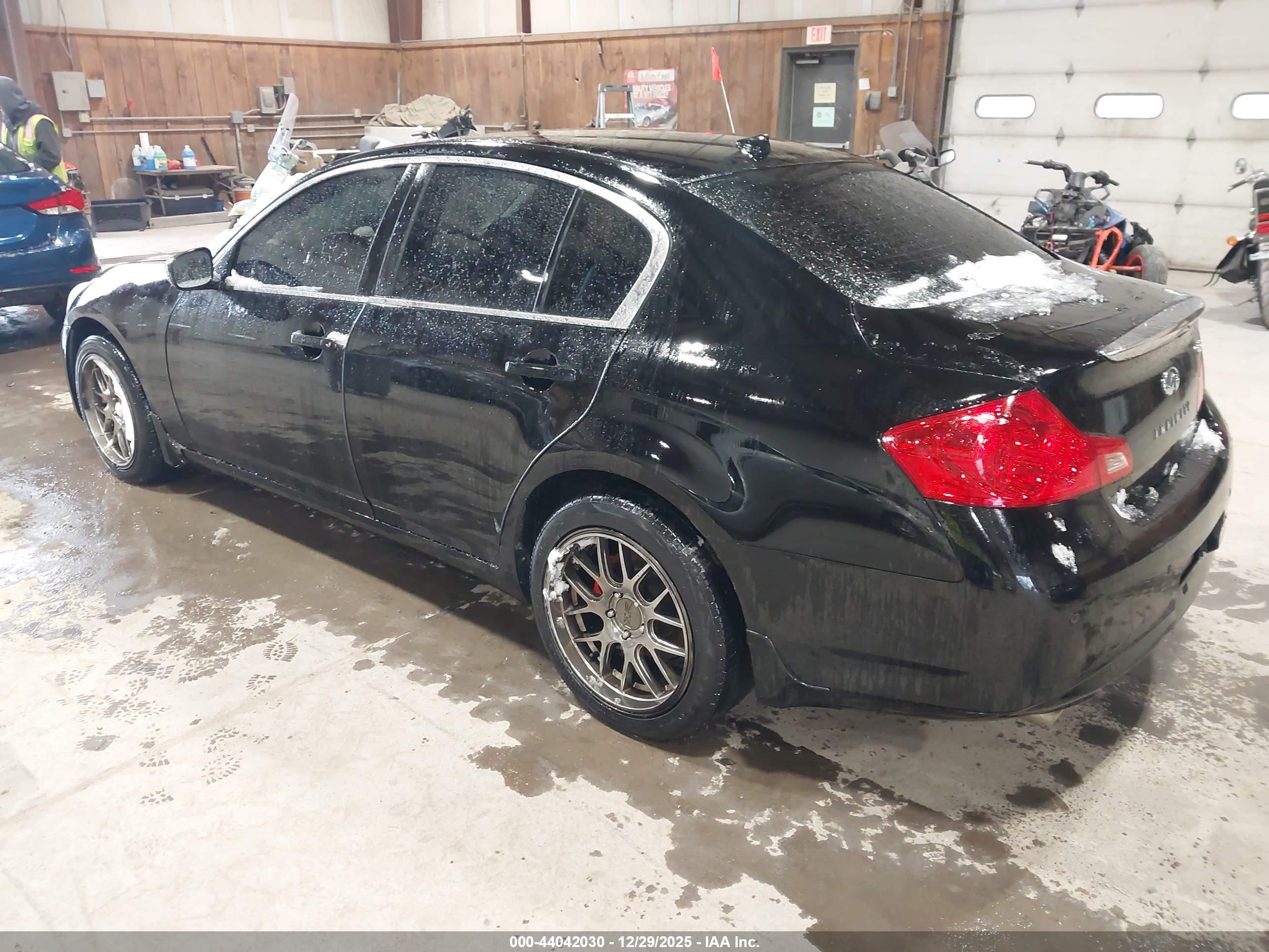 INFINITI G37X image 3