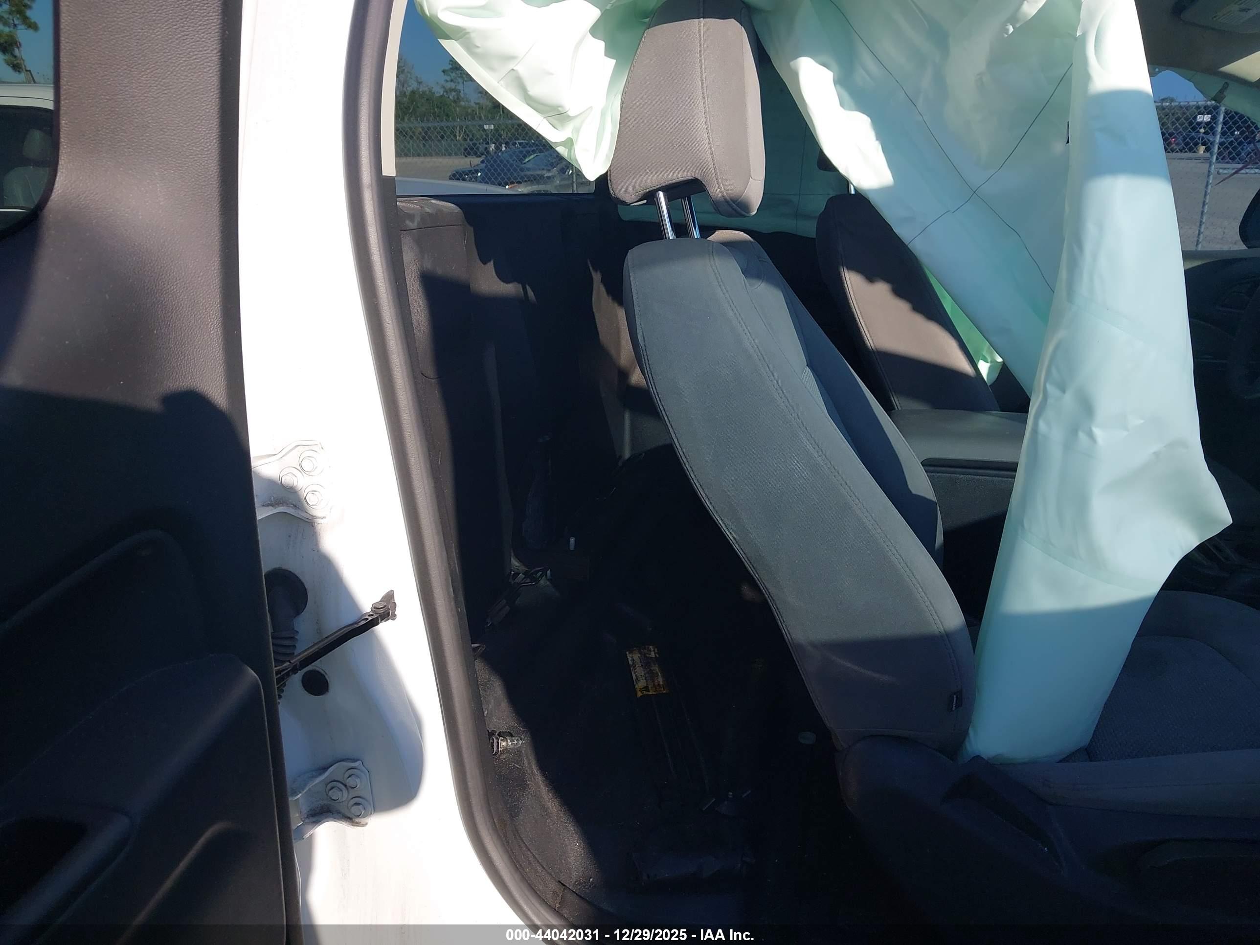 CHEVROLET COLORADO image 8