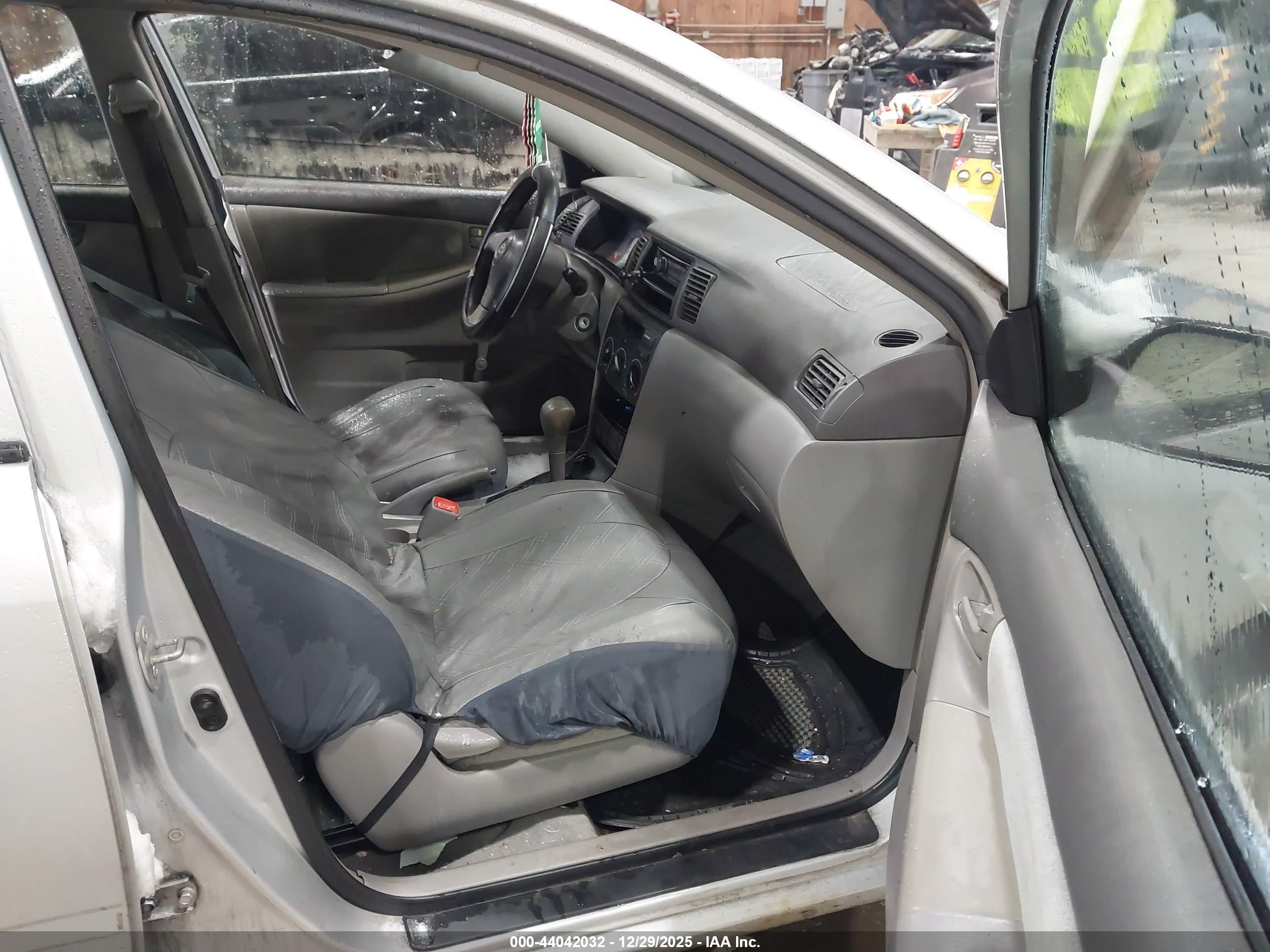 TOYOTA COROLLA image 5