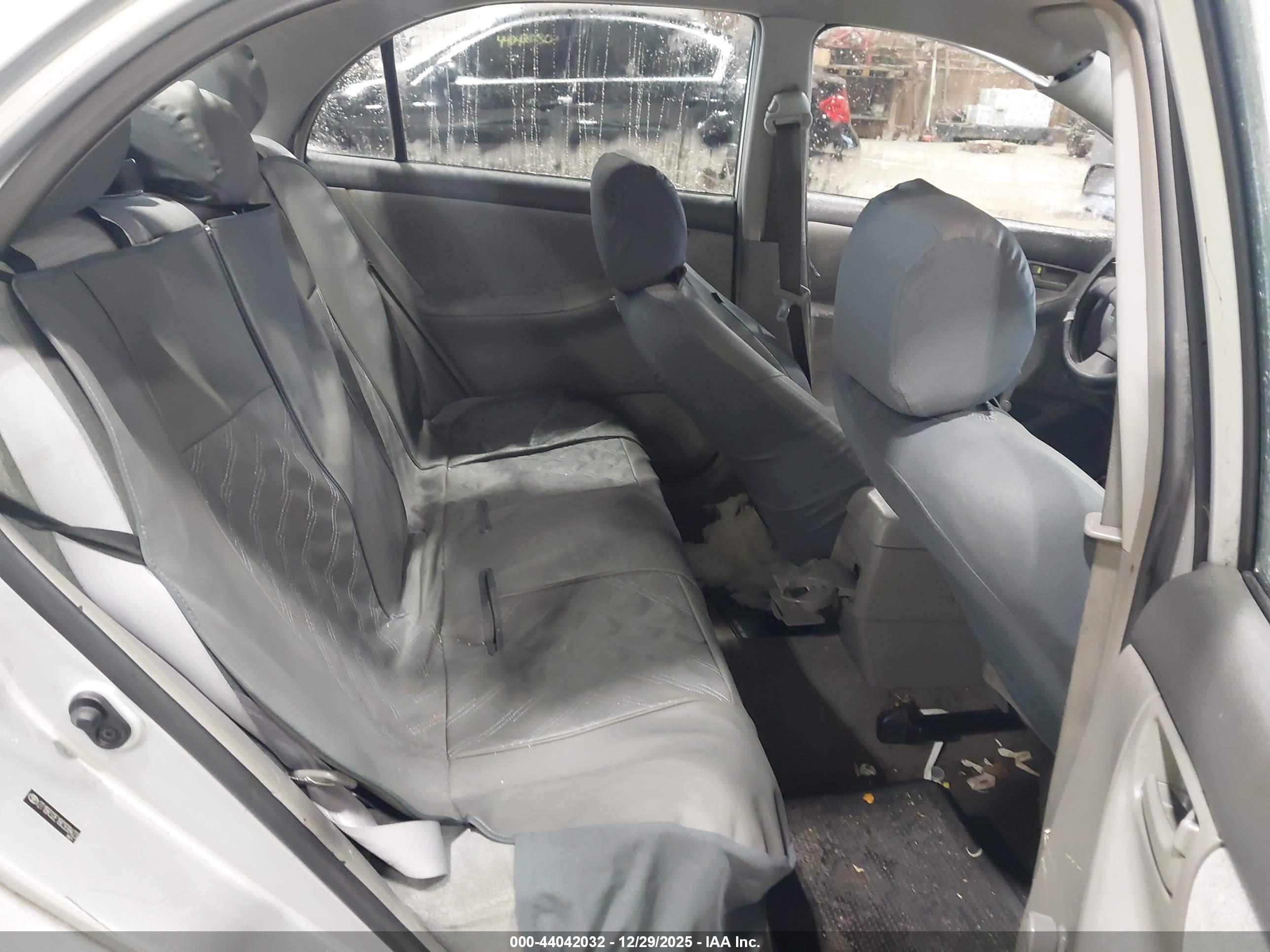 TOYOTA COROLLA image 8