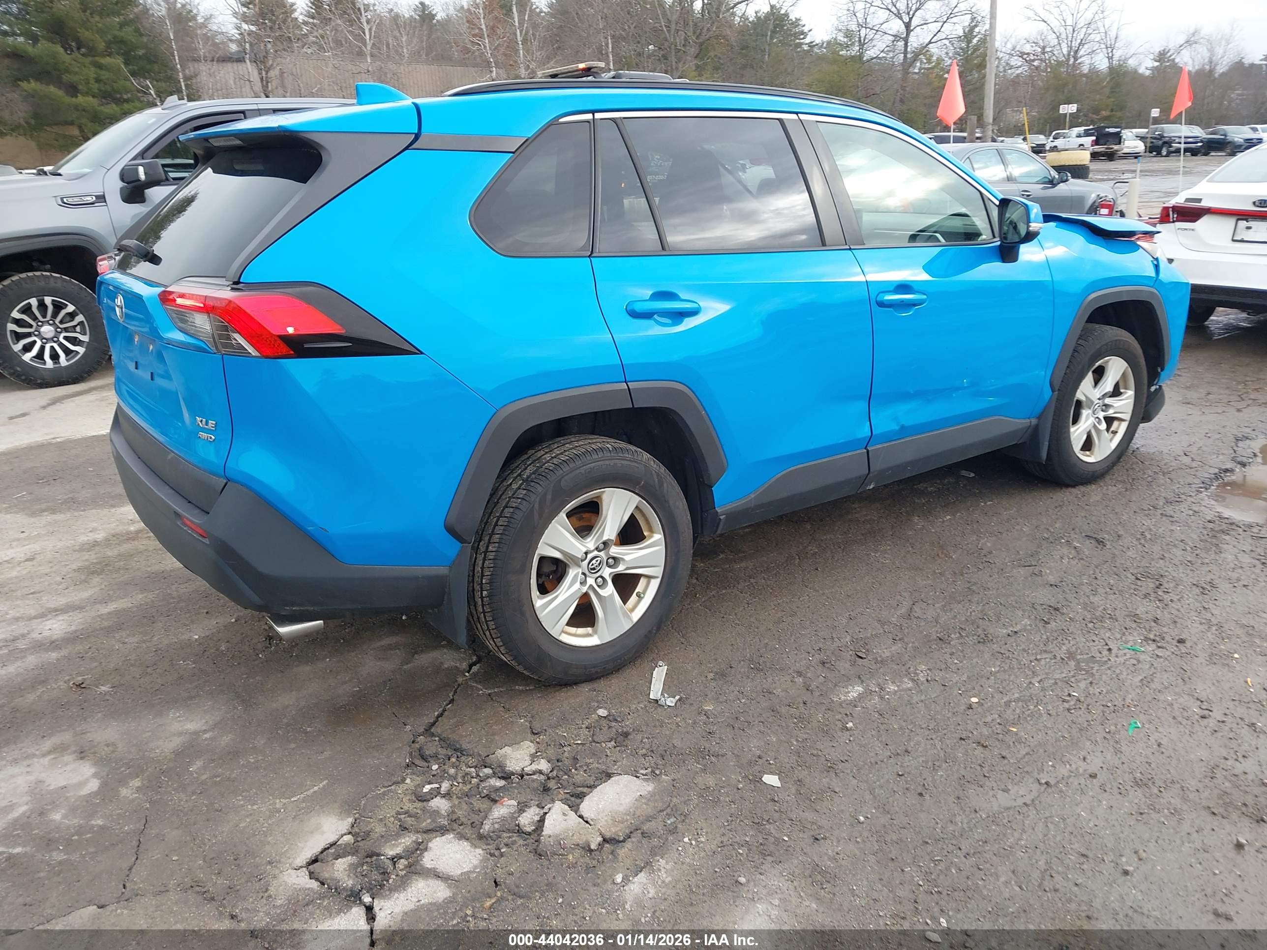 TOYOTA RAV4 image 4