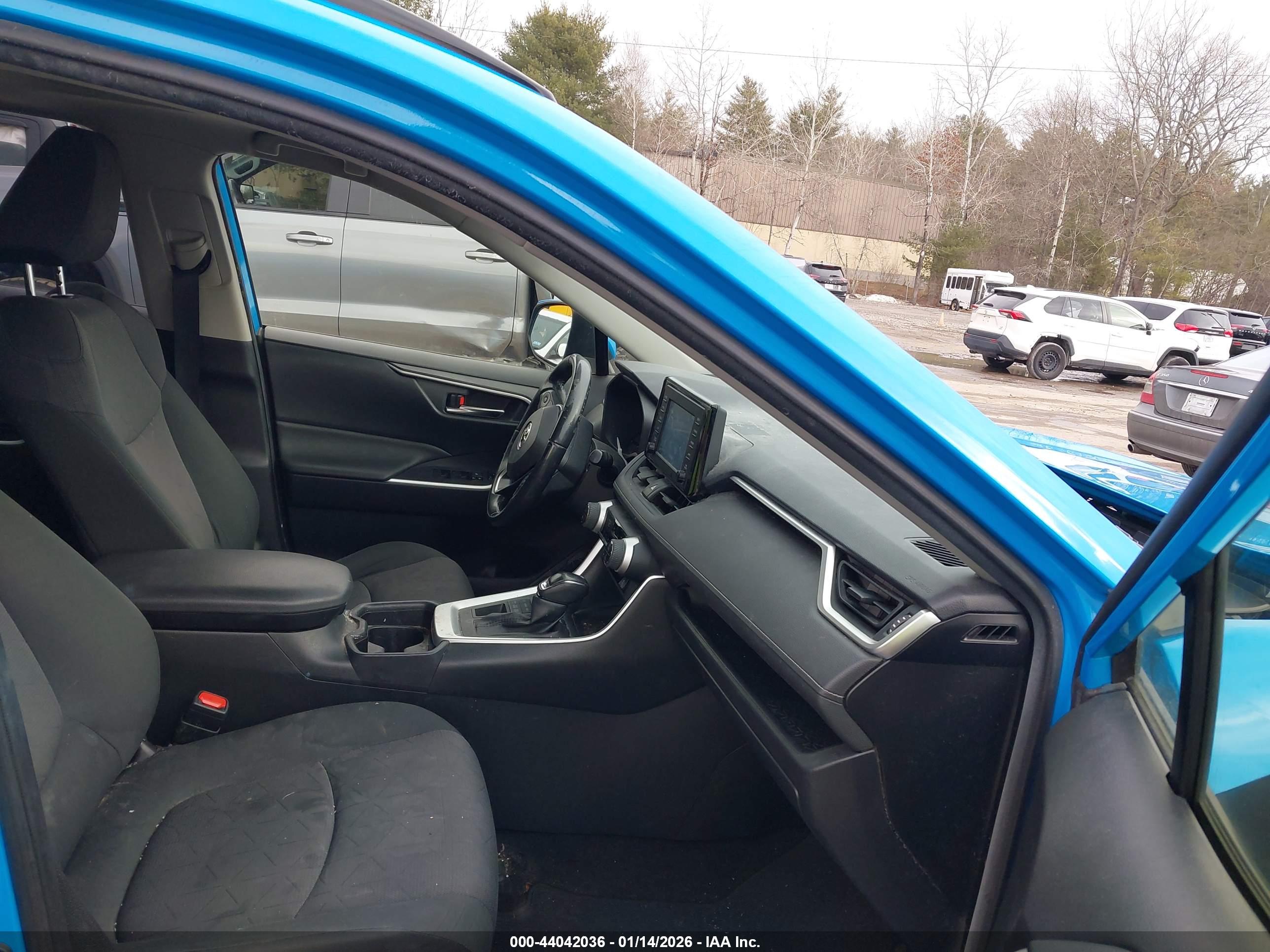 TOYOTA RAV4 image 5