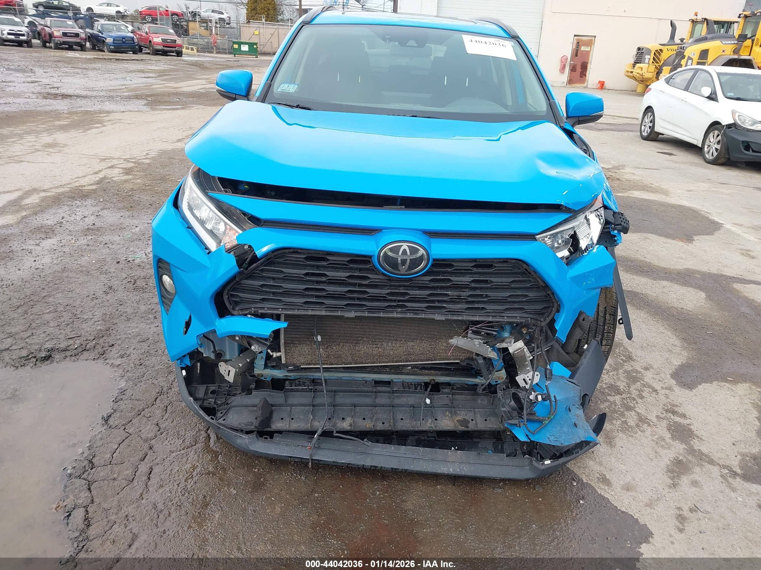 TOYOTA RAV4 image 6