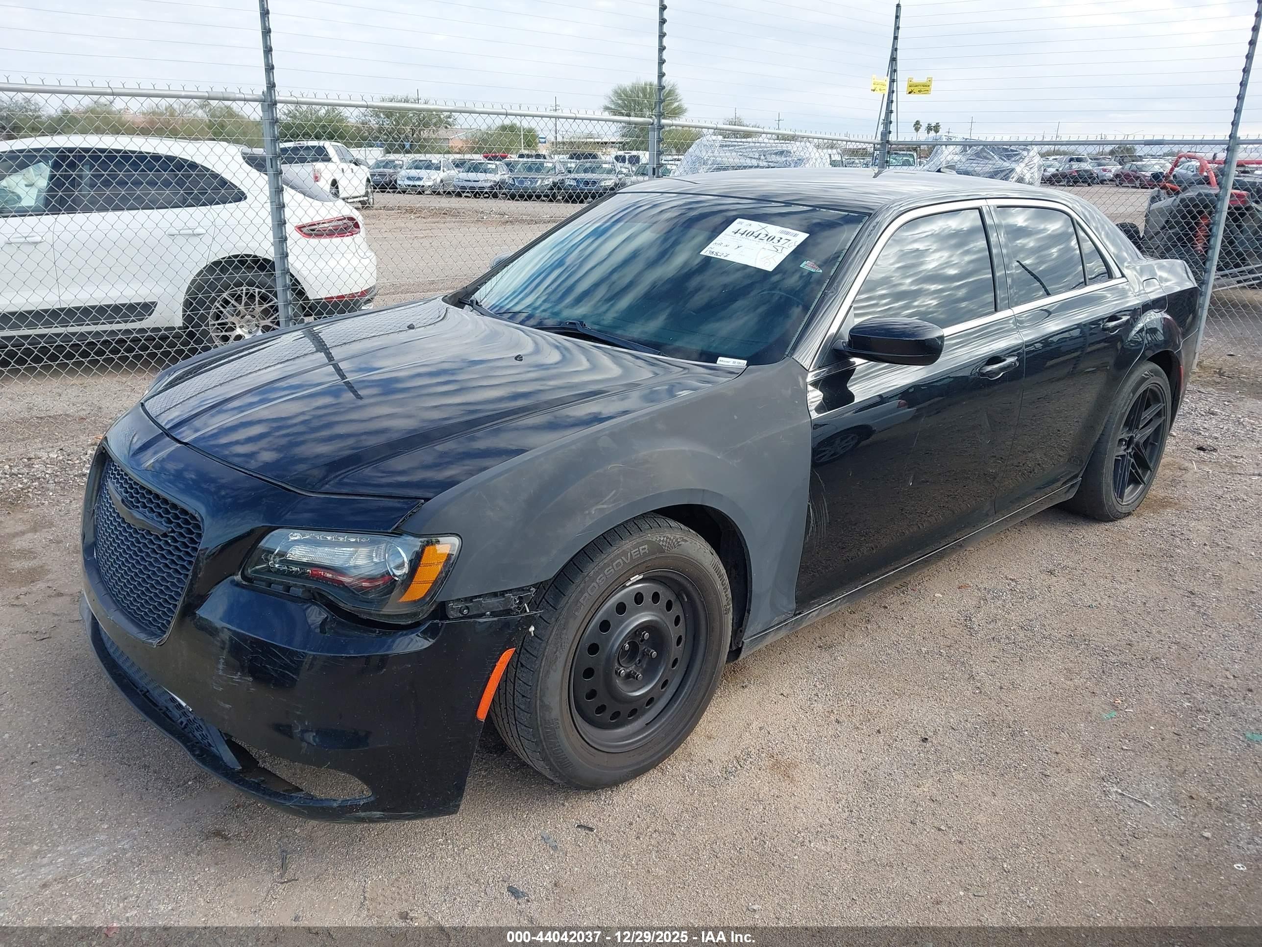 CHRYSLER 300 image 2