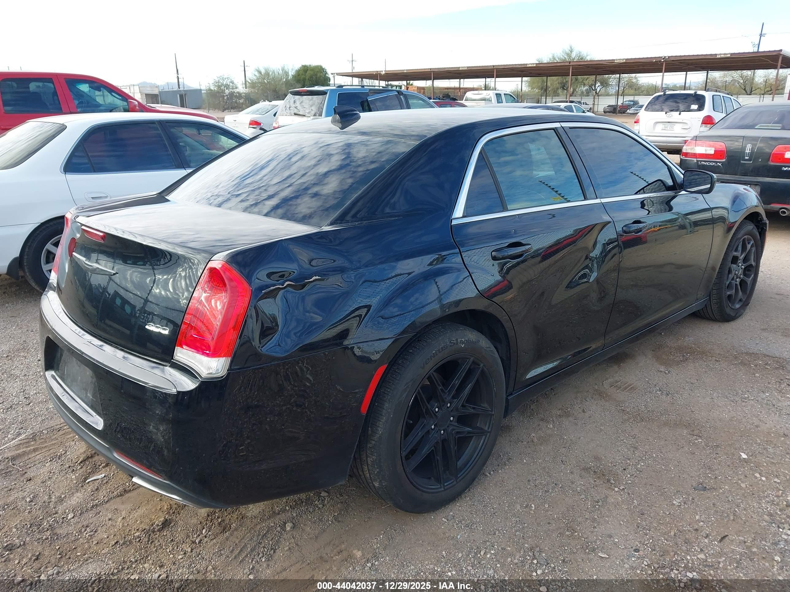 CHRYSLER 300 image 4
