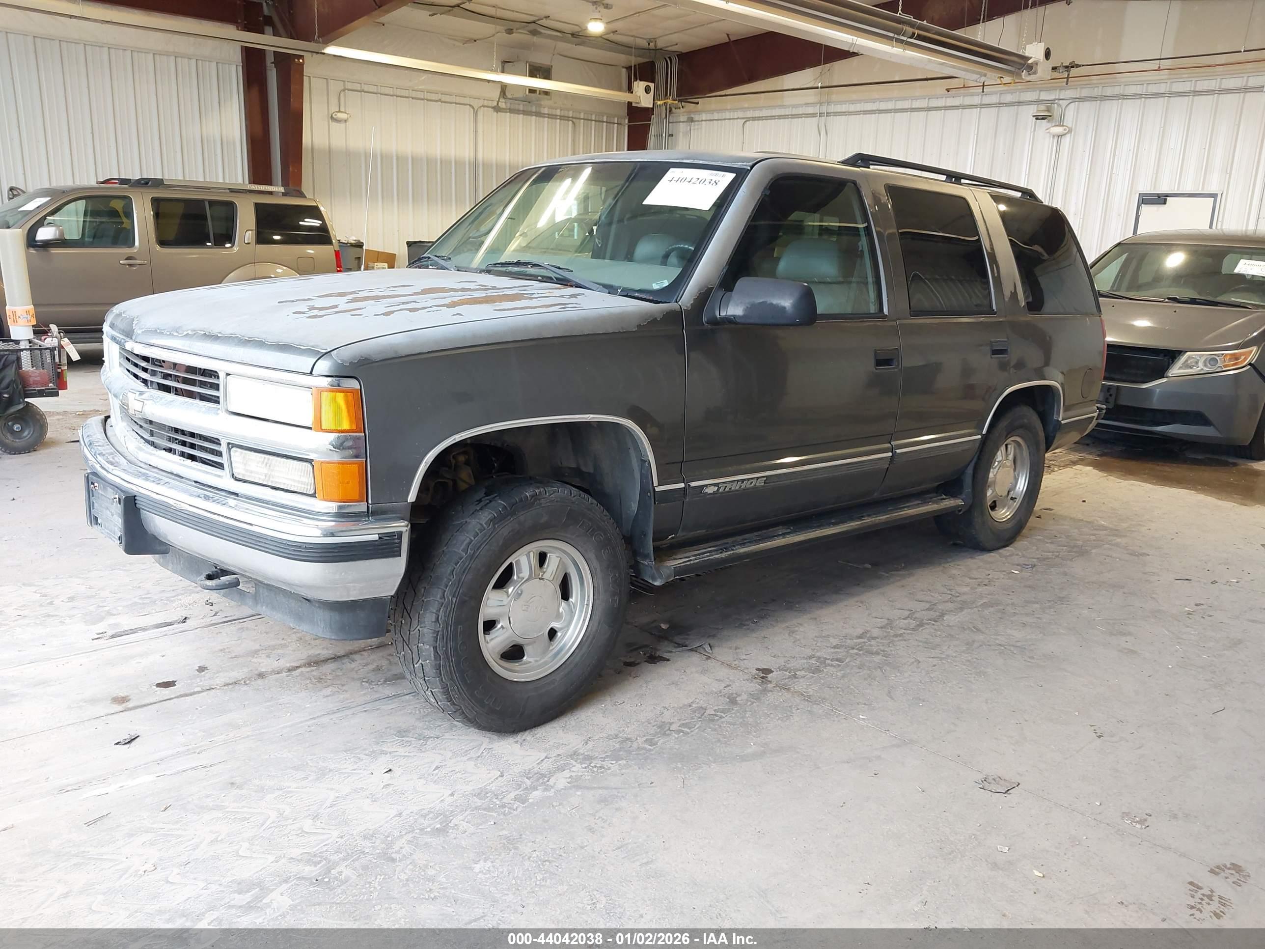 CHEVROLET TAHOE image 2