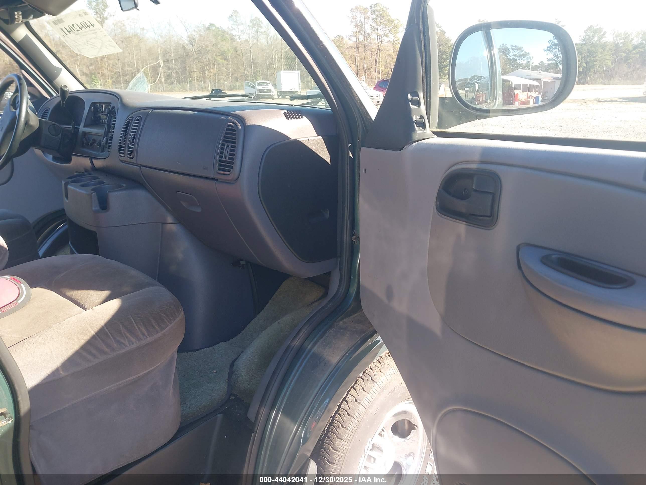 DODGE RAM image 5