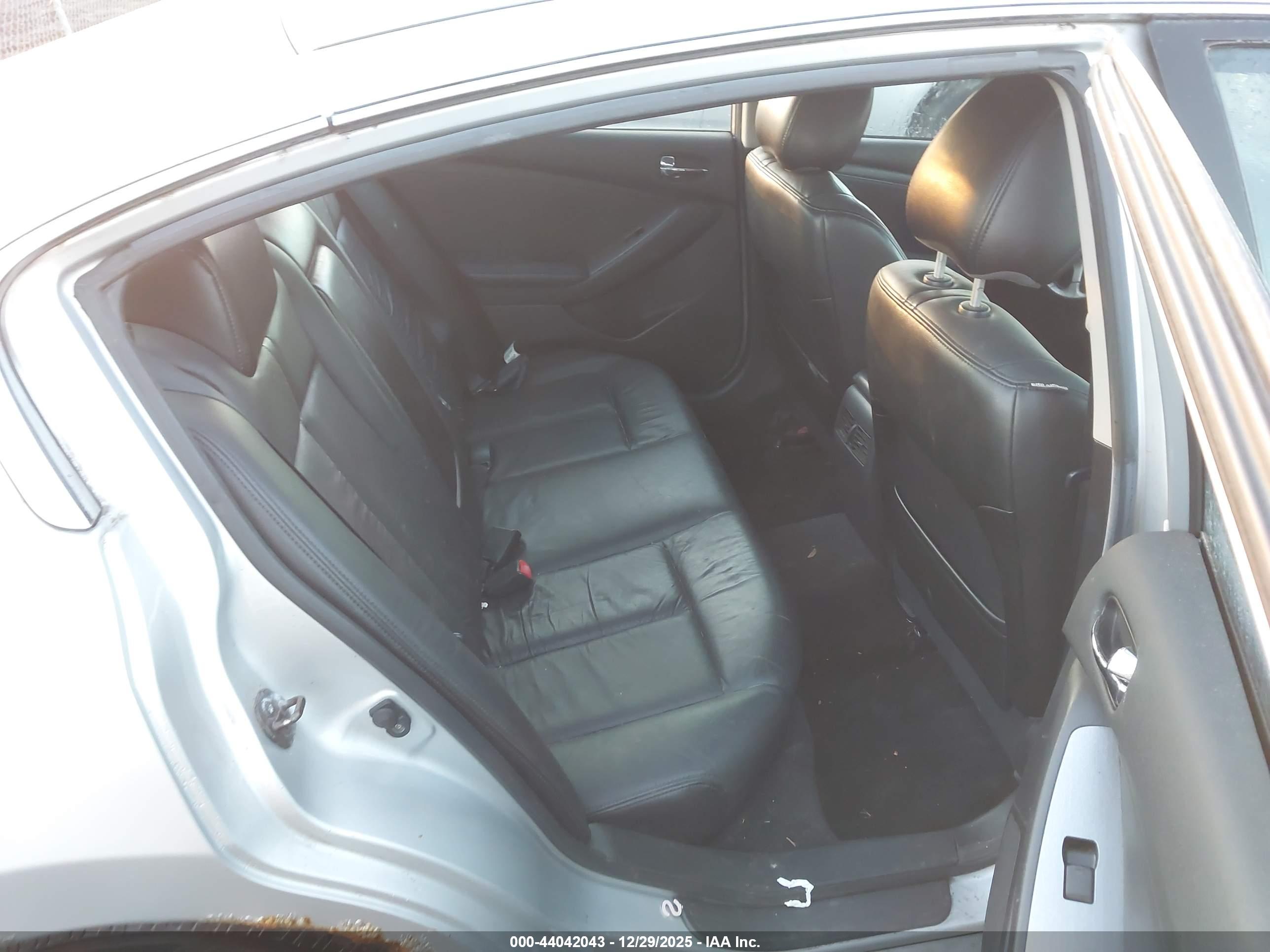 NISSAN ALTIMA image 8