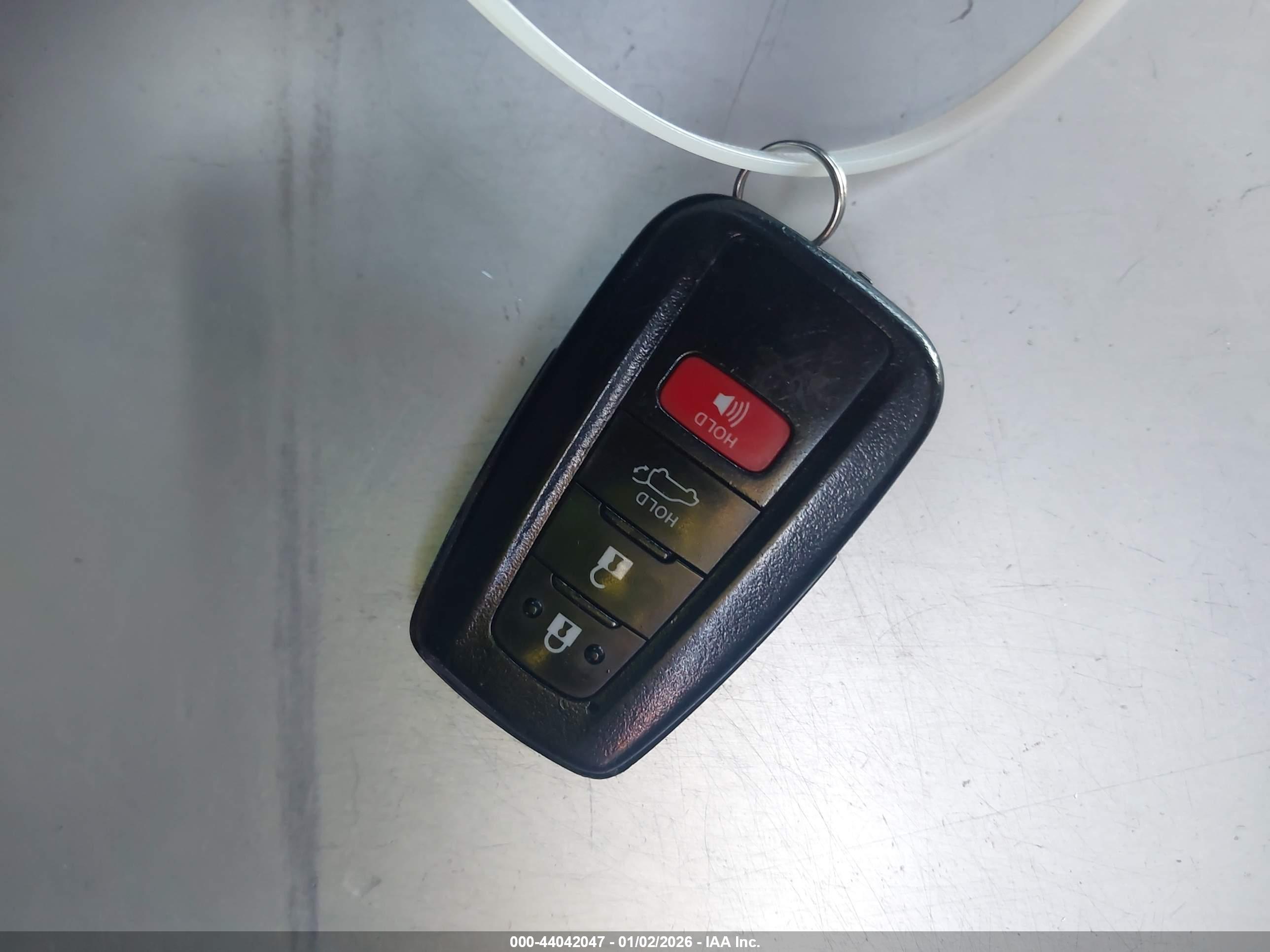 TOYOTA RAV4 image 11