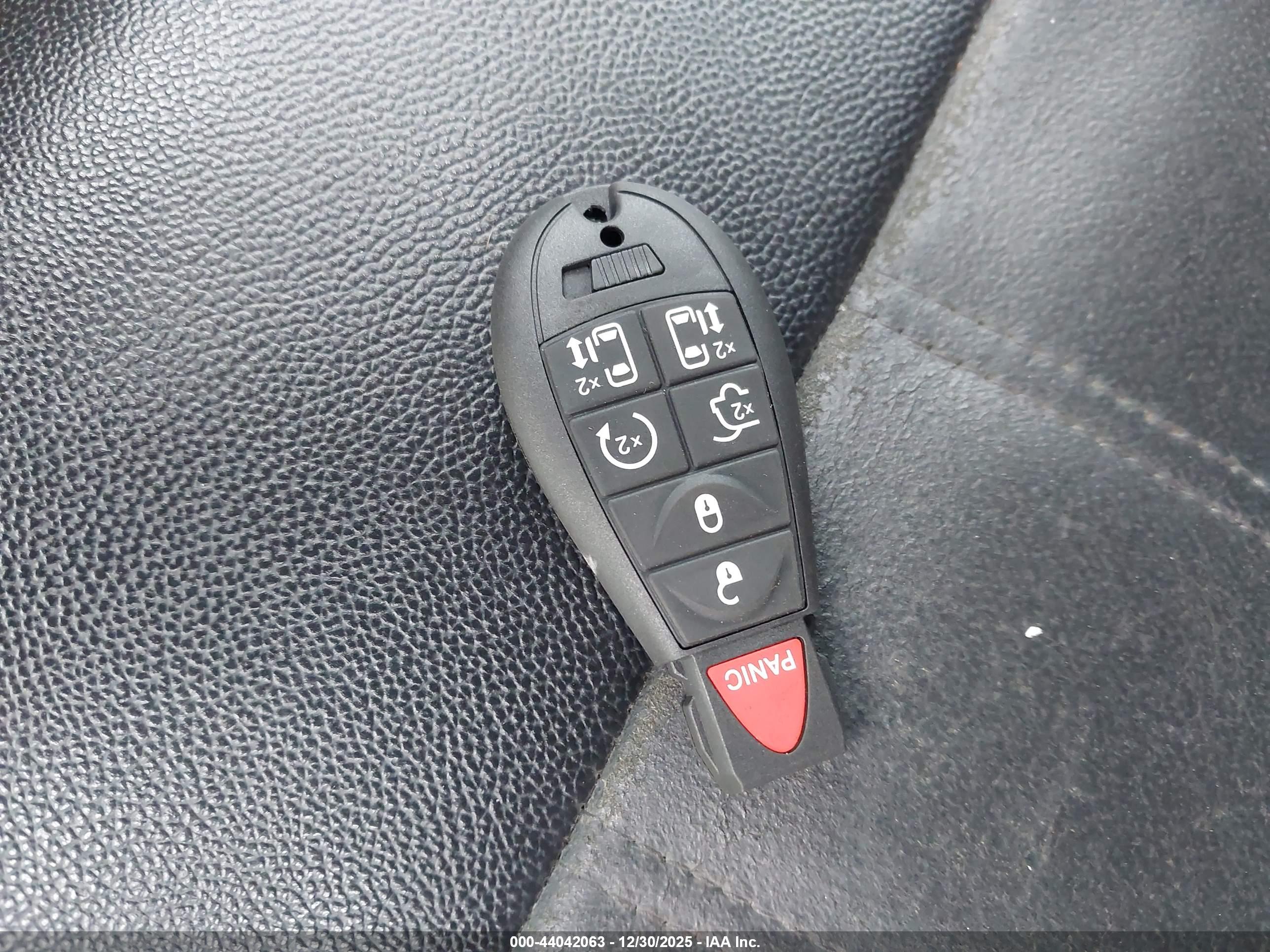 CHRYSLER TOWN image 11