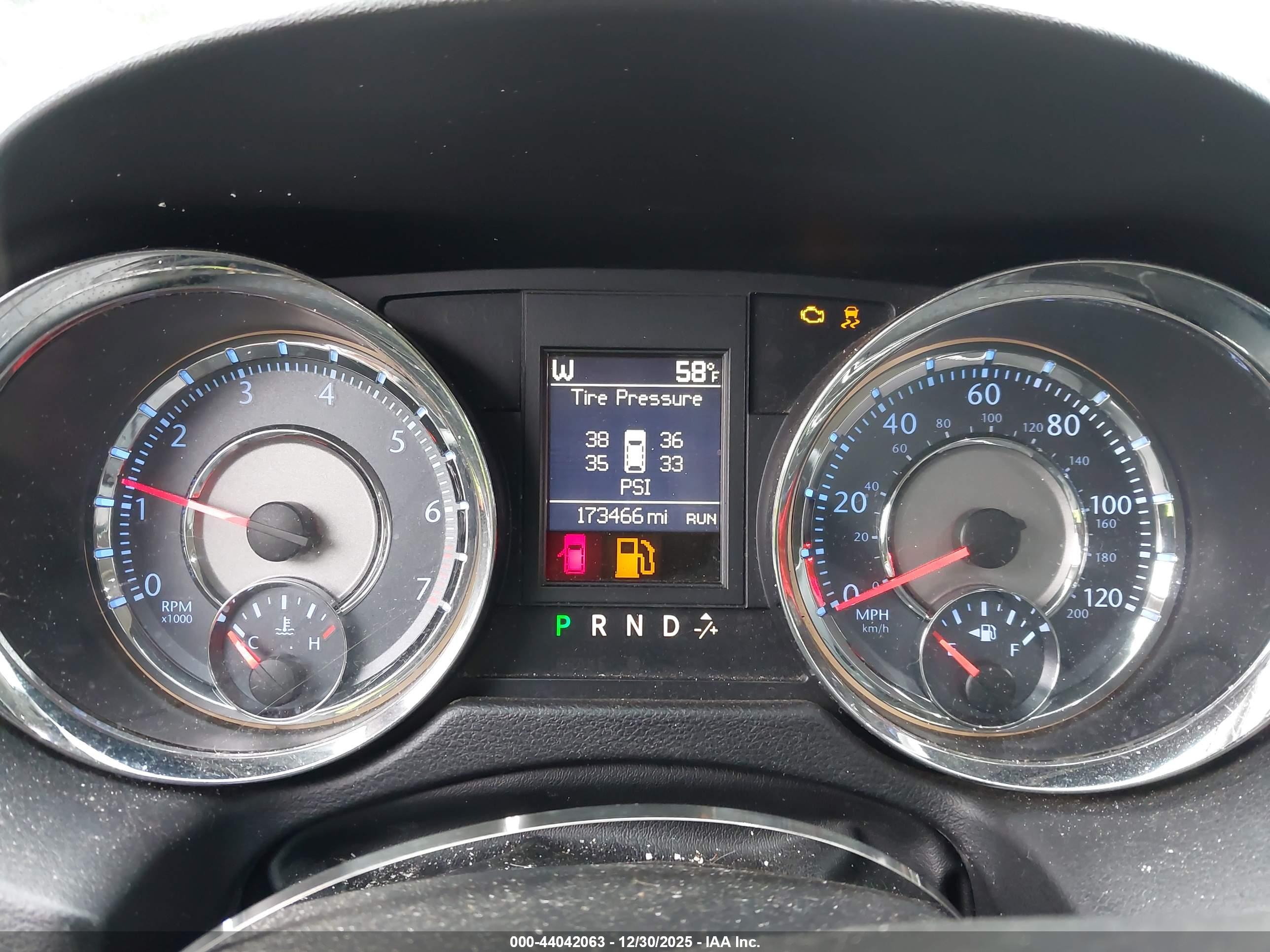CHRYSLER TOWN image 7