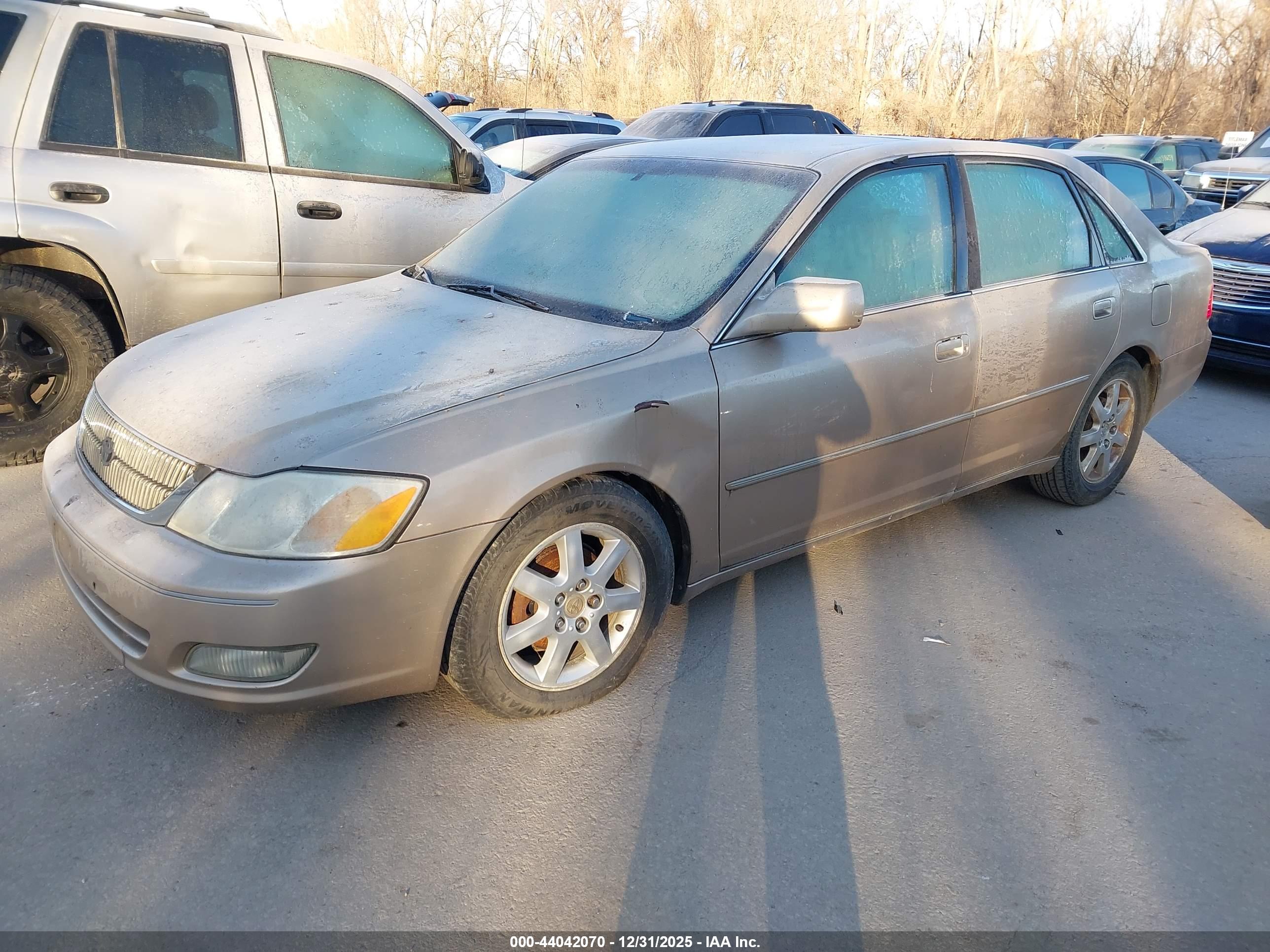 TOYOTA AVALON image 2