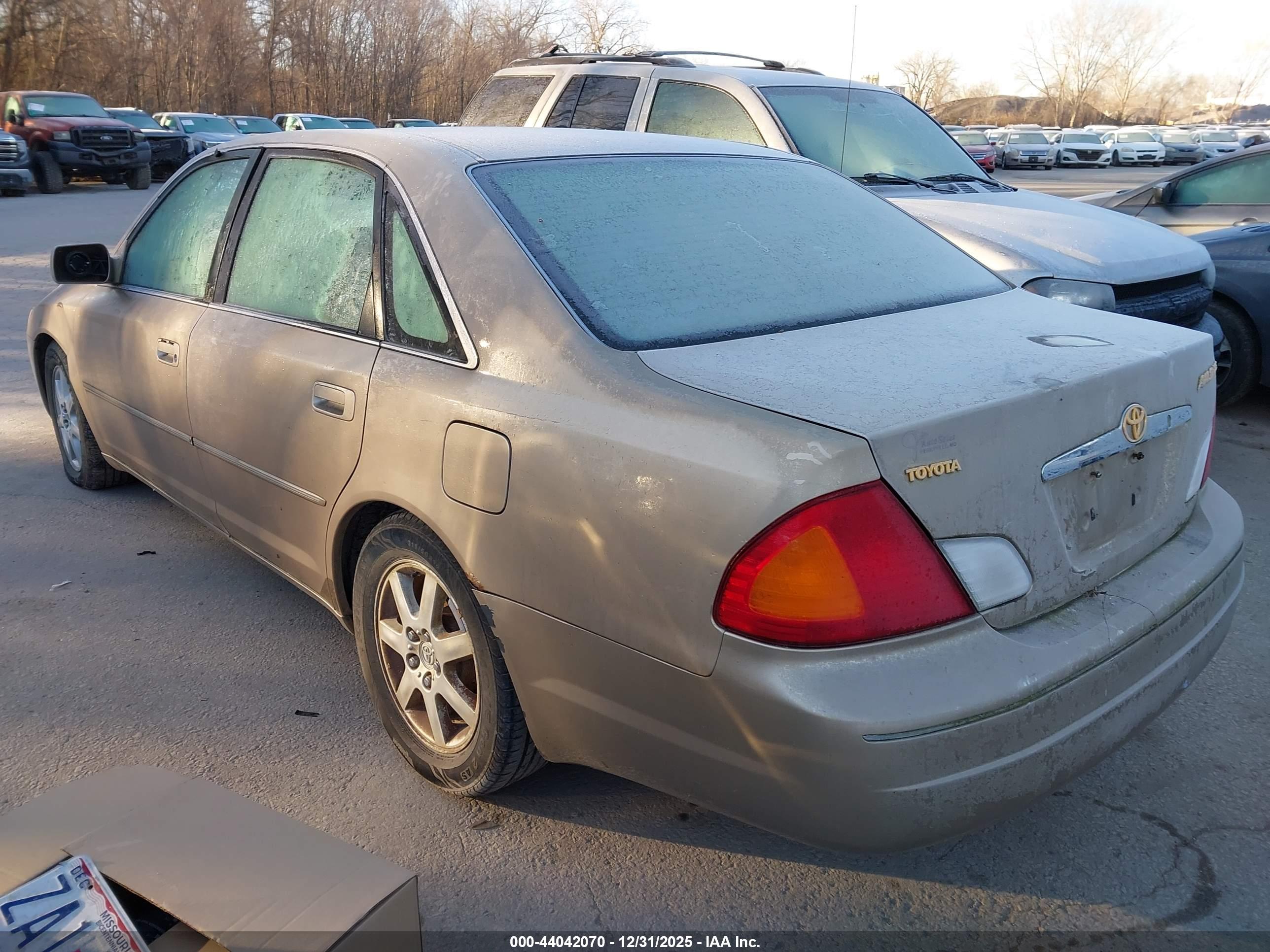 TOYOTA AVALON image 3