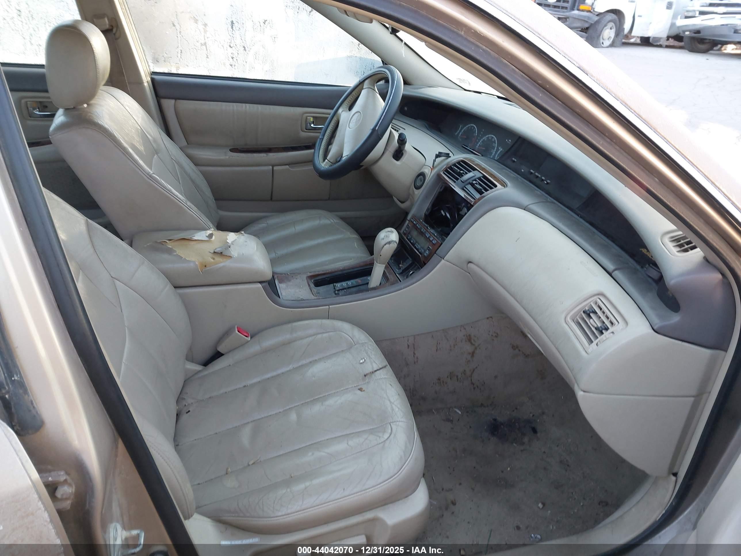 TOYOTA AVALON image 5