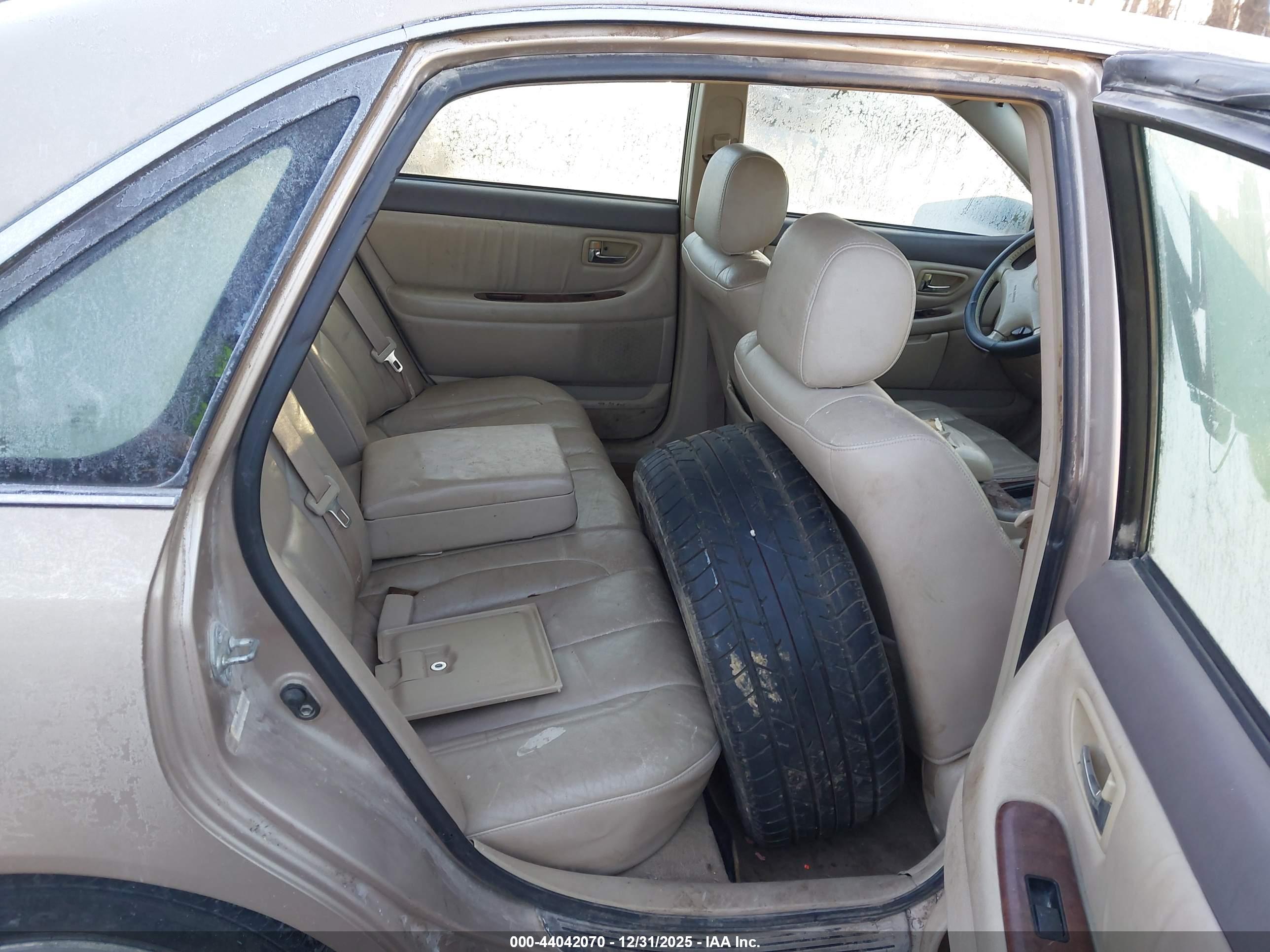 TOYOTA AVALON image 8