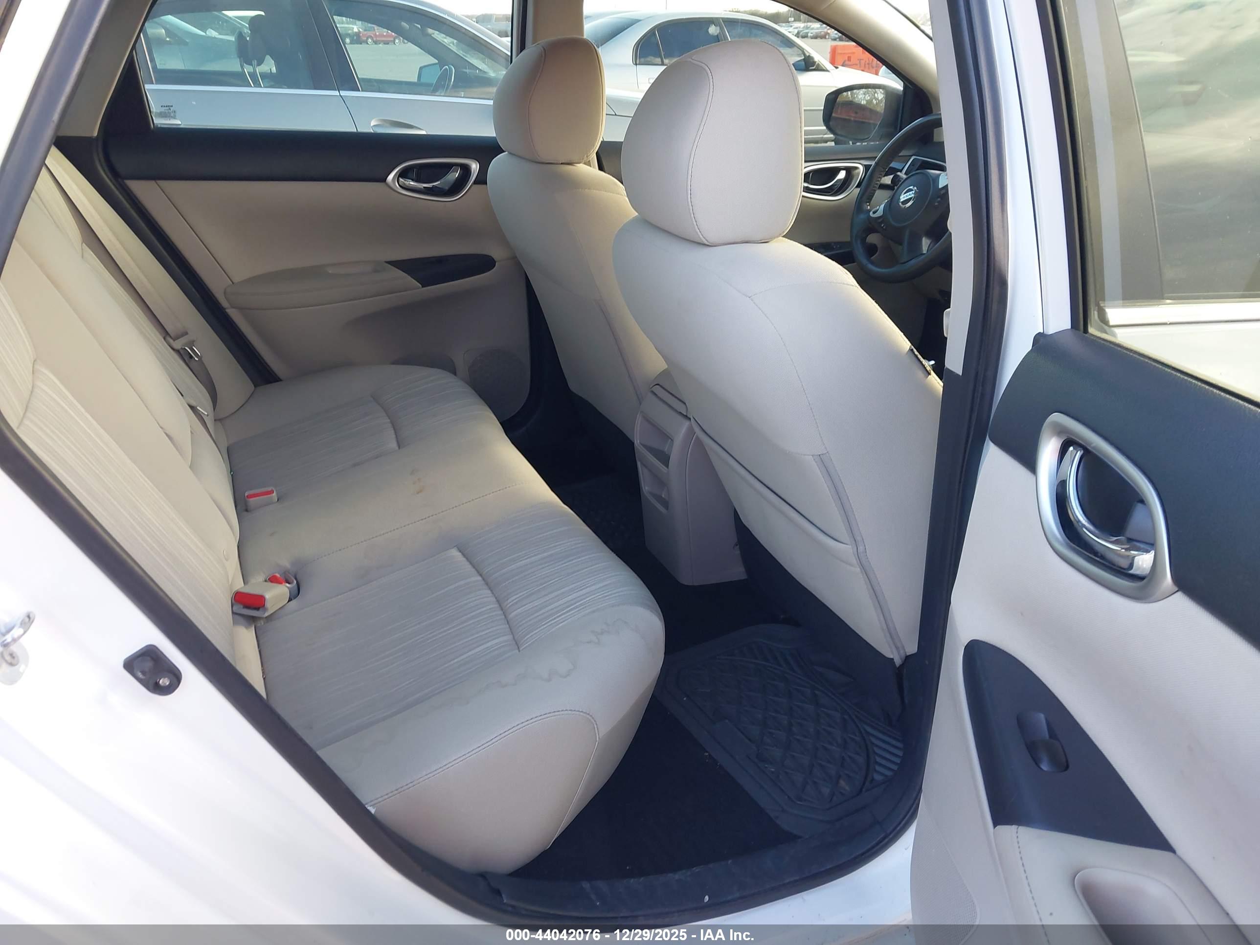 NISSAN SENTRA image 8