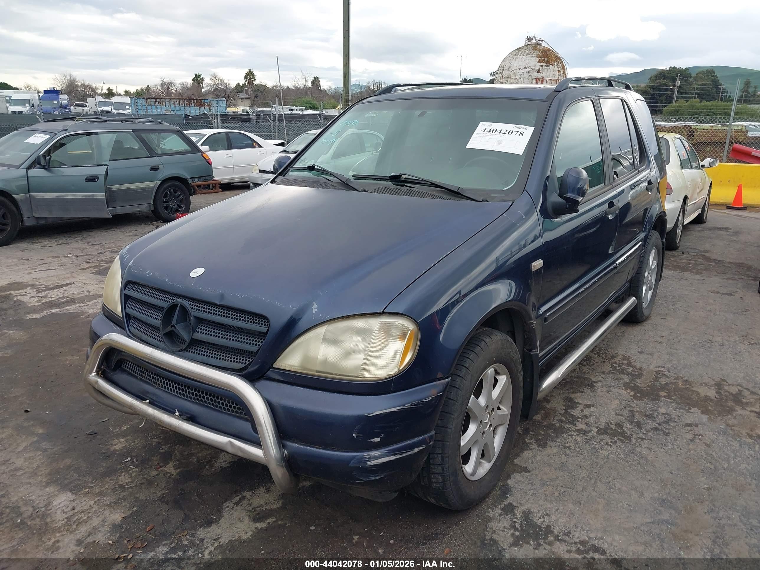 MERCEDES-BENZ ML image 2