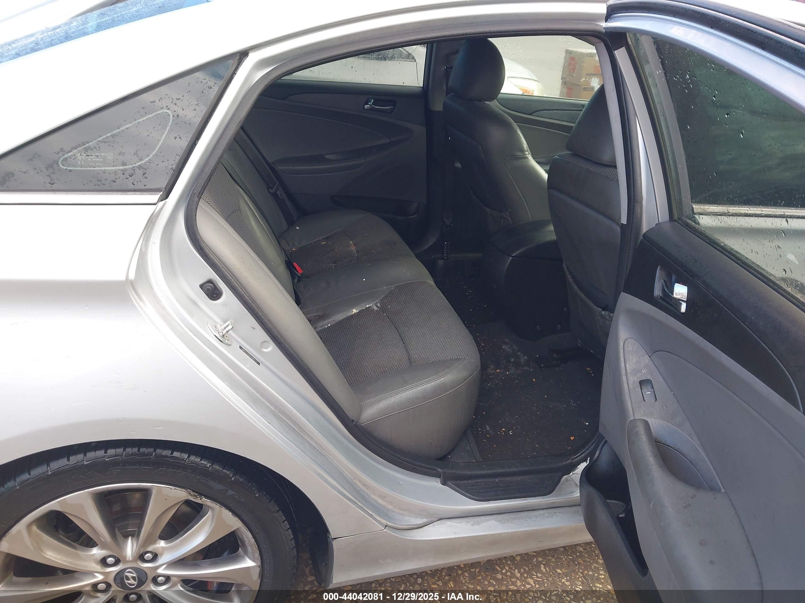 HYUNDAI SONATA image 8