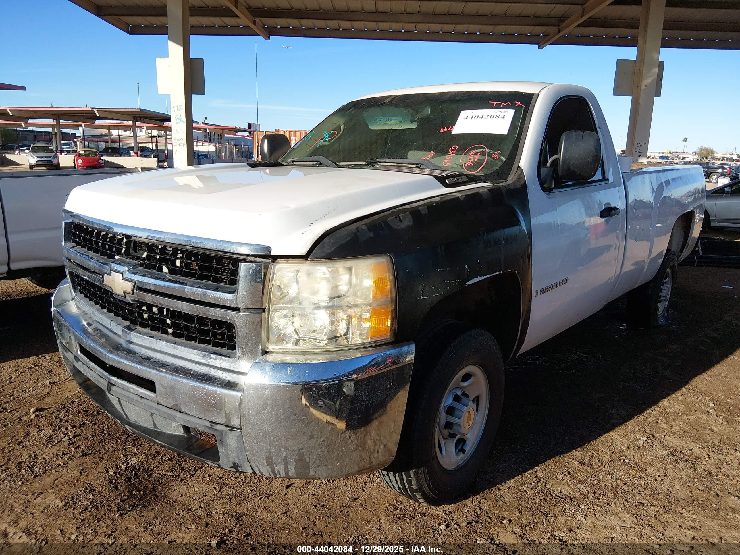 CHEVROLET SILVERADO image 2