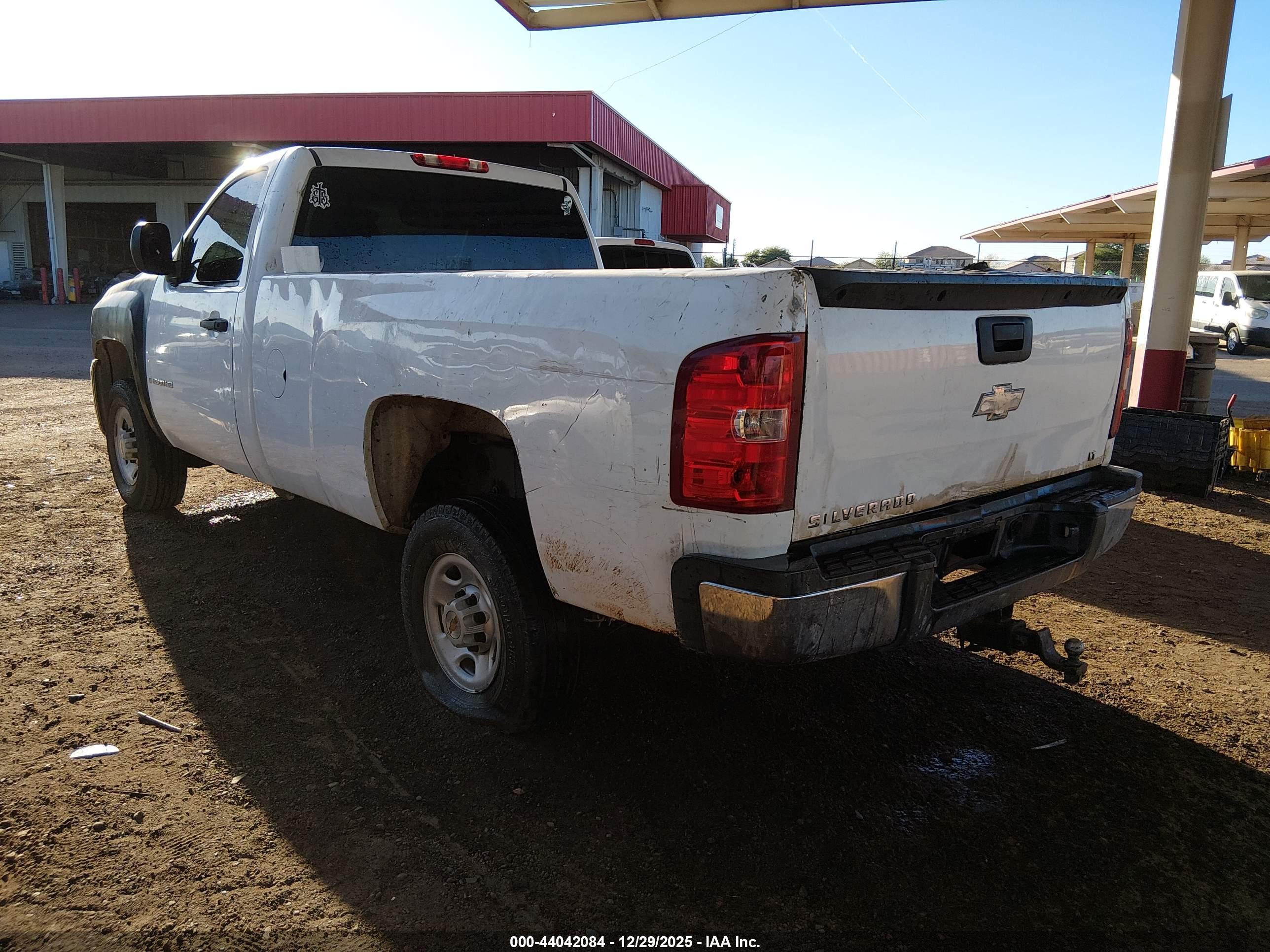 CHEVROLET SILVERADO image 3