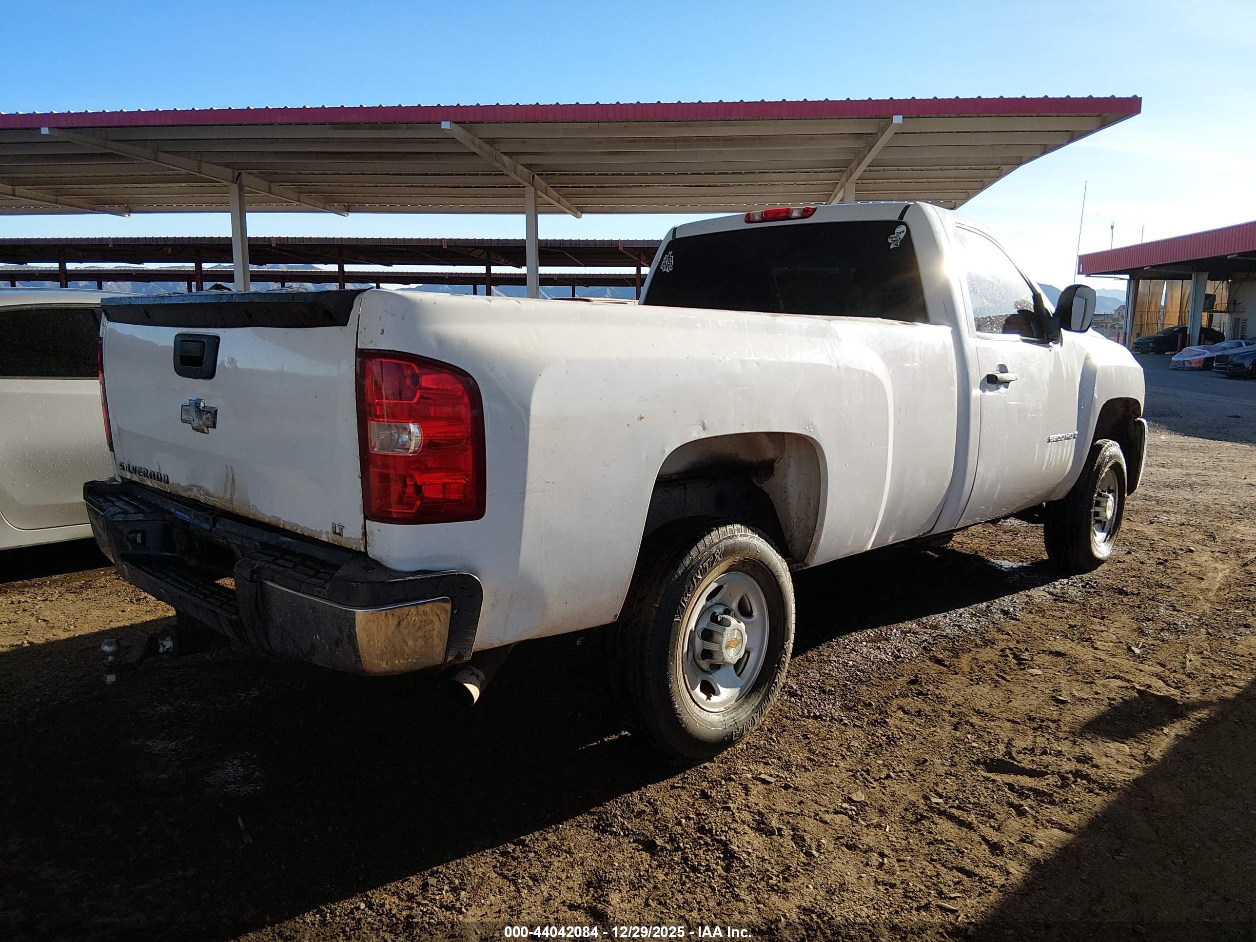 CHEVROLET SILVERADO image 4