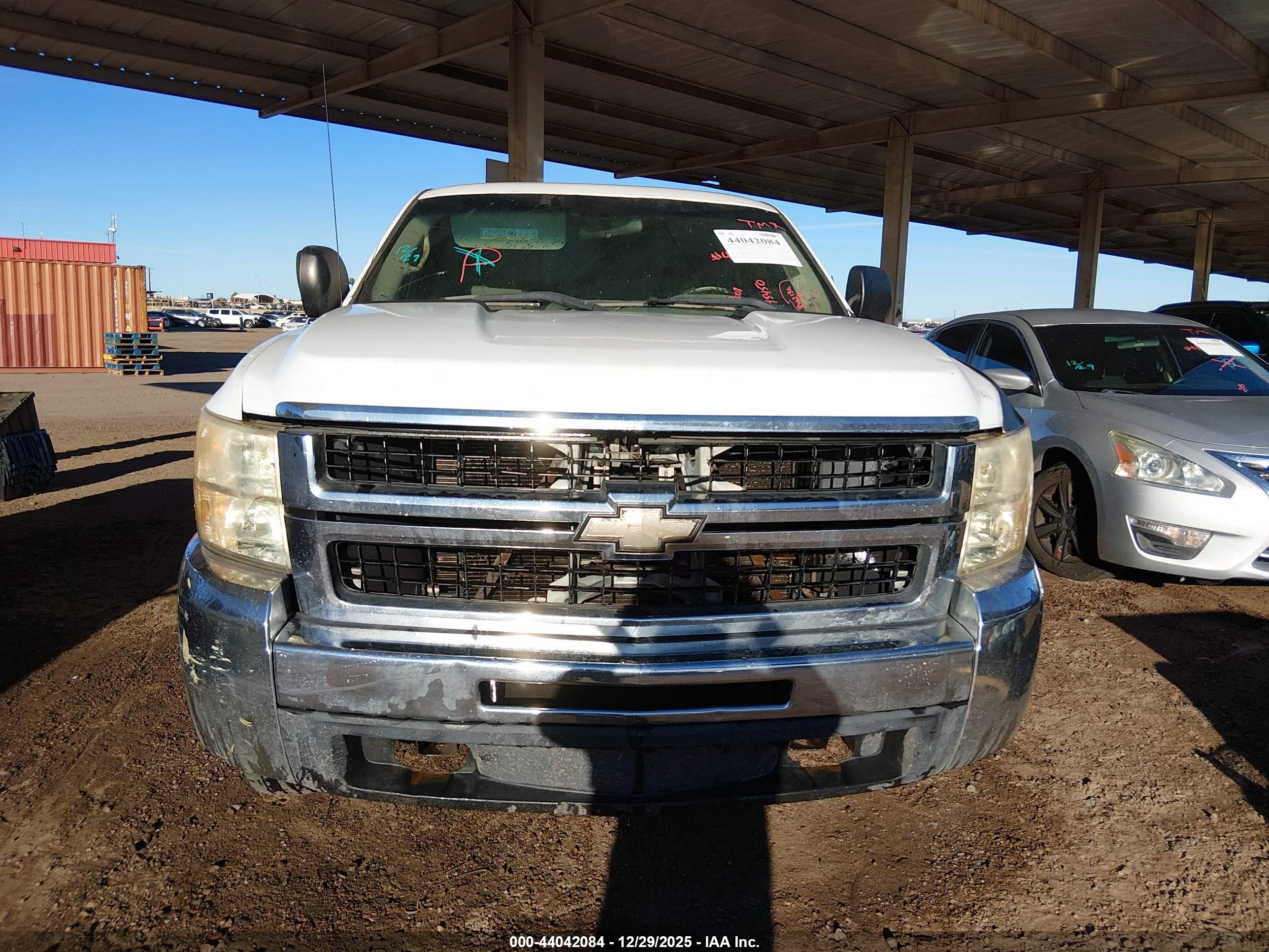 CHEVROLET SILVERADO image 6