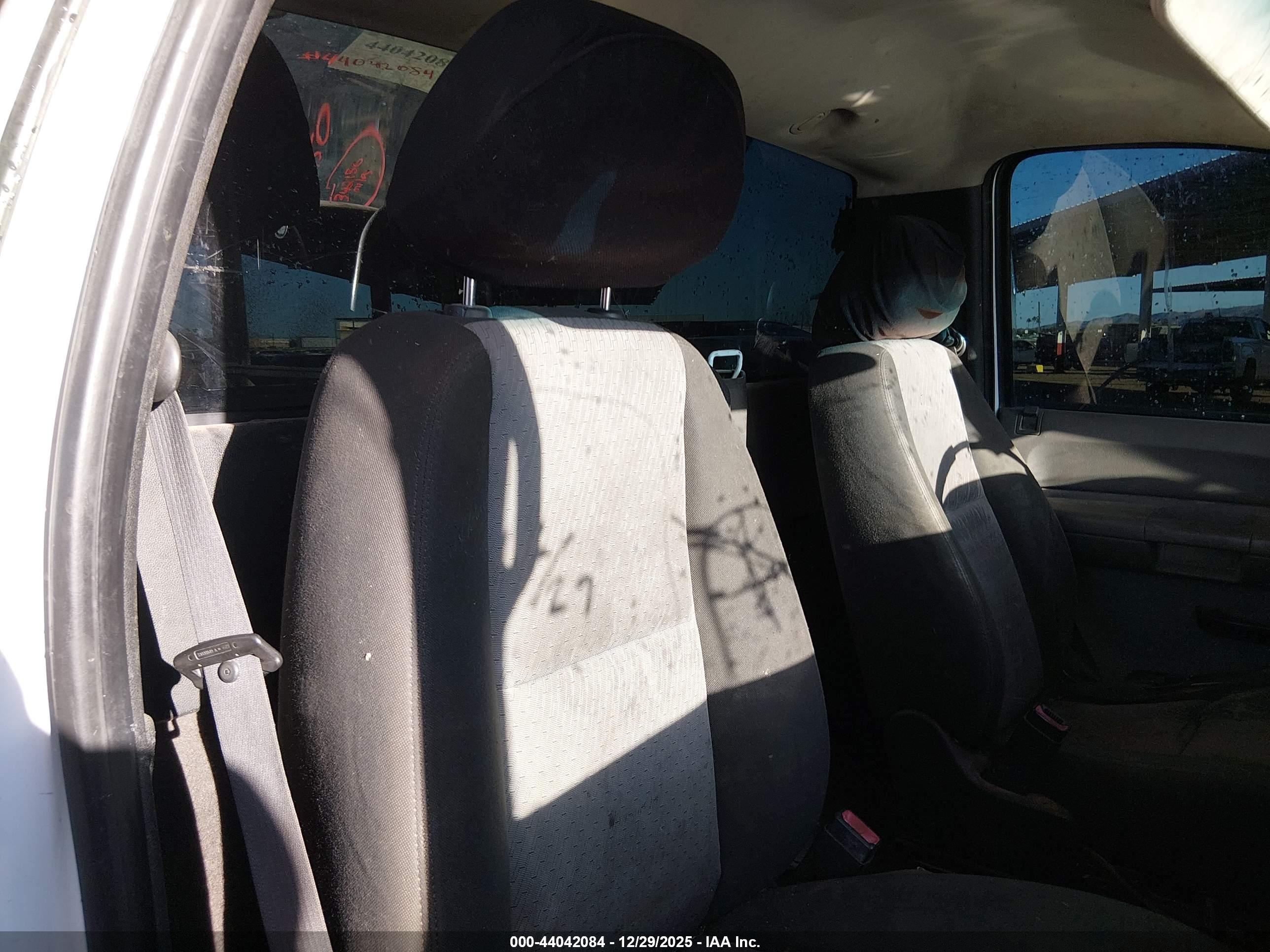 CHEVROLET SILVERADO image 8