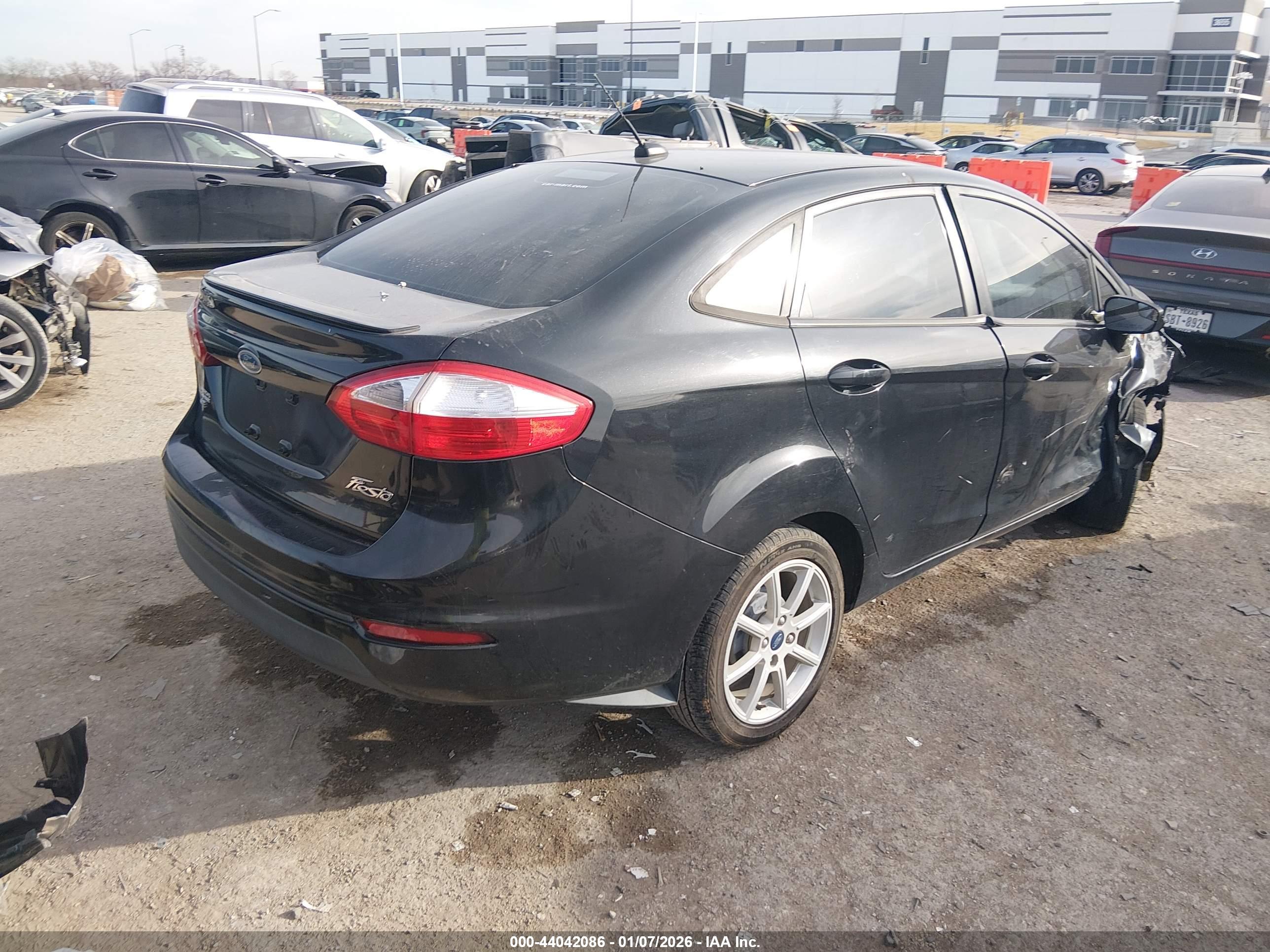 FORD FIESTA image 4