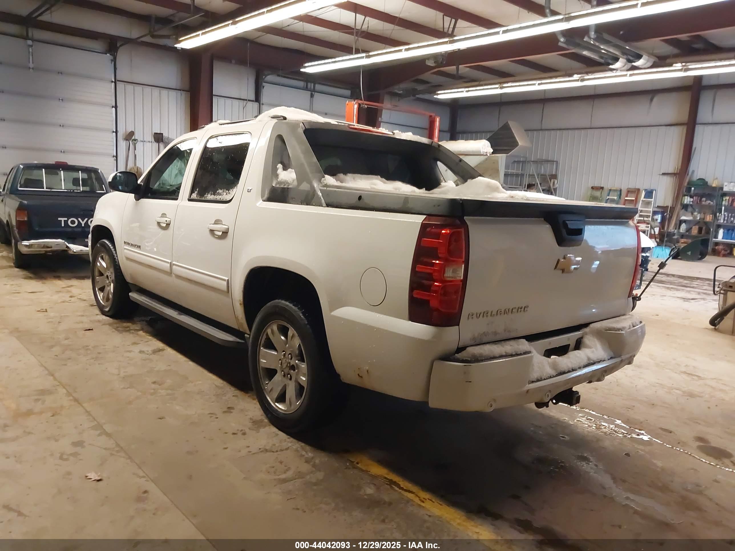 CHEVROLET AVALANCHE image 3