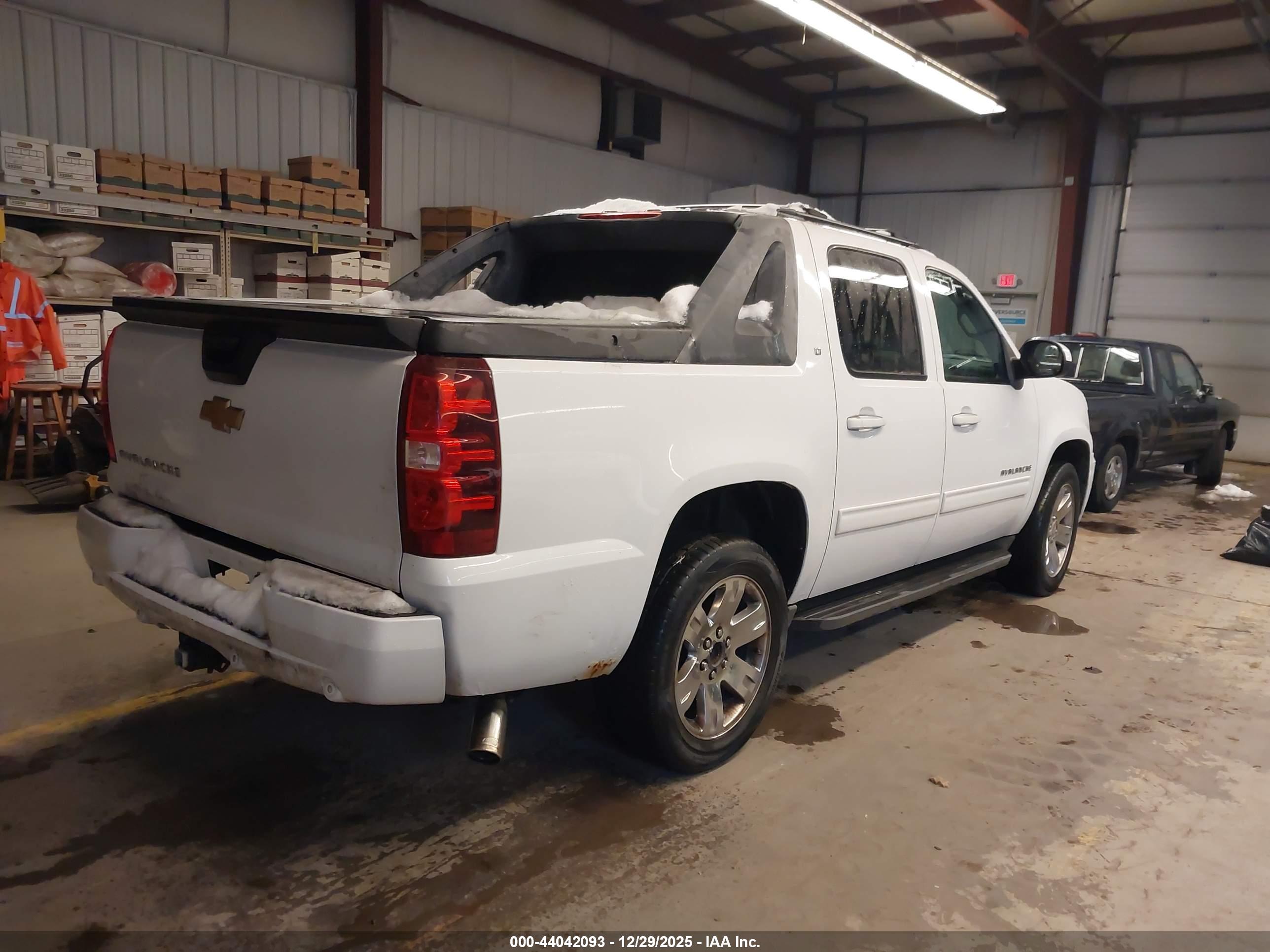 CHEVROLET AVALANCHE image 4