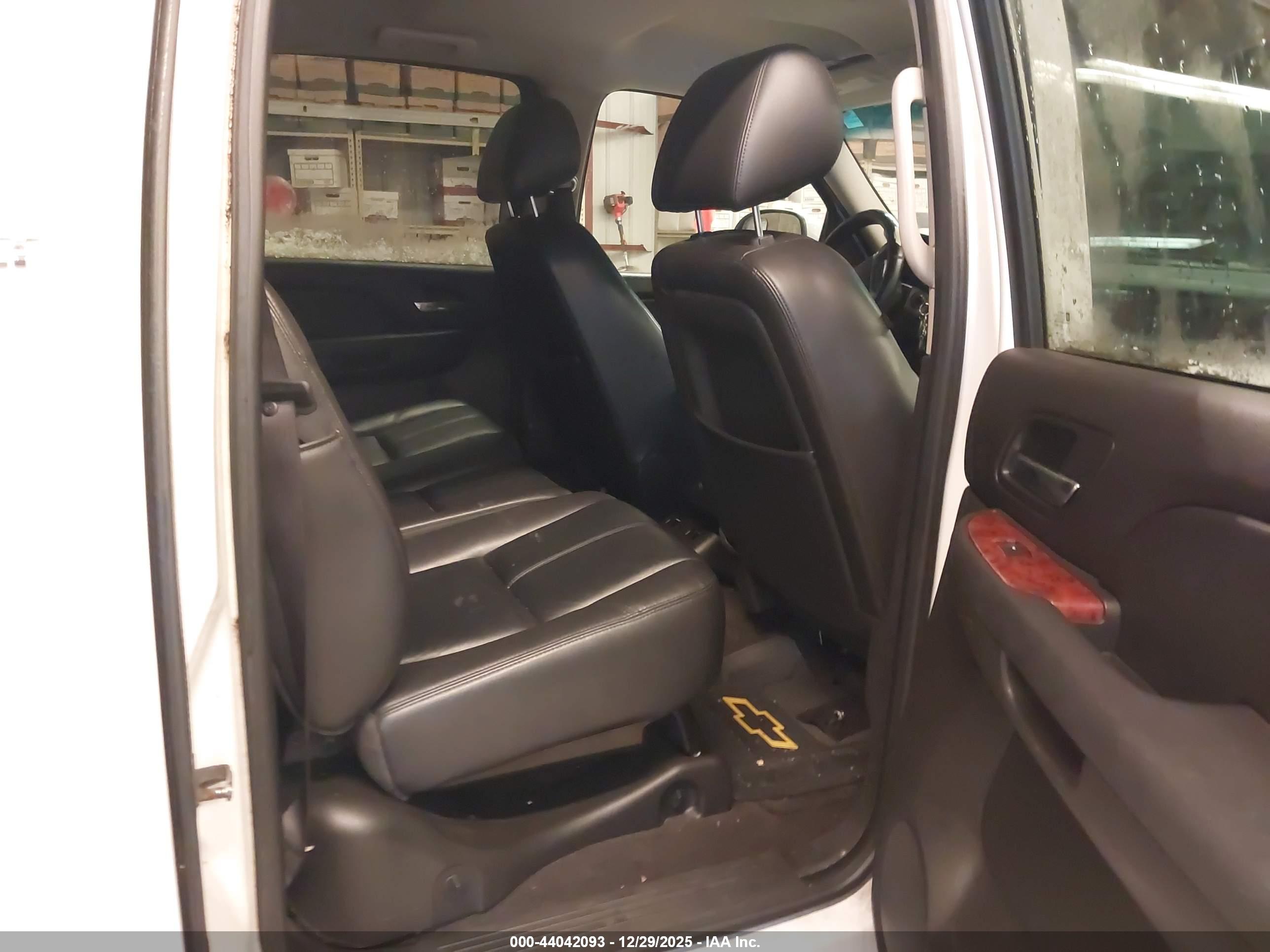 CHEVROLET AVALANCHE image 8